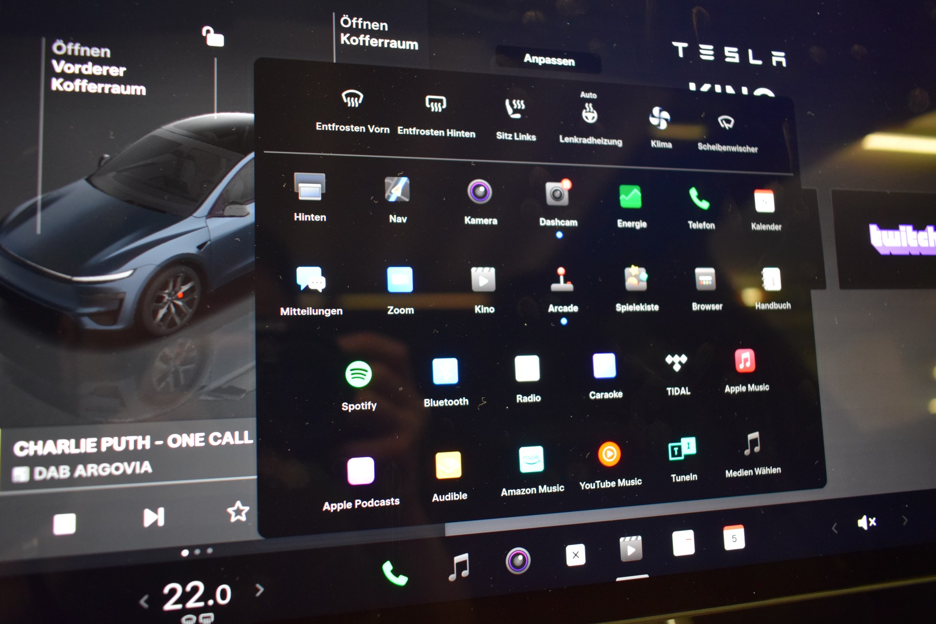 TESLA Model Y Performance AWD 626PS, Neuwagen, CH Typenschein "stealth grey"-image-26