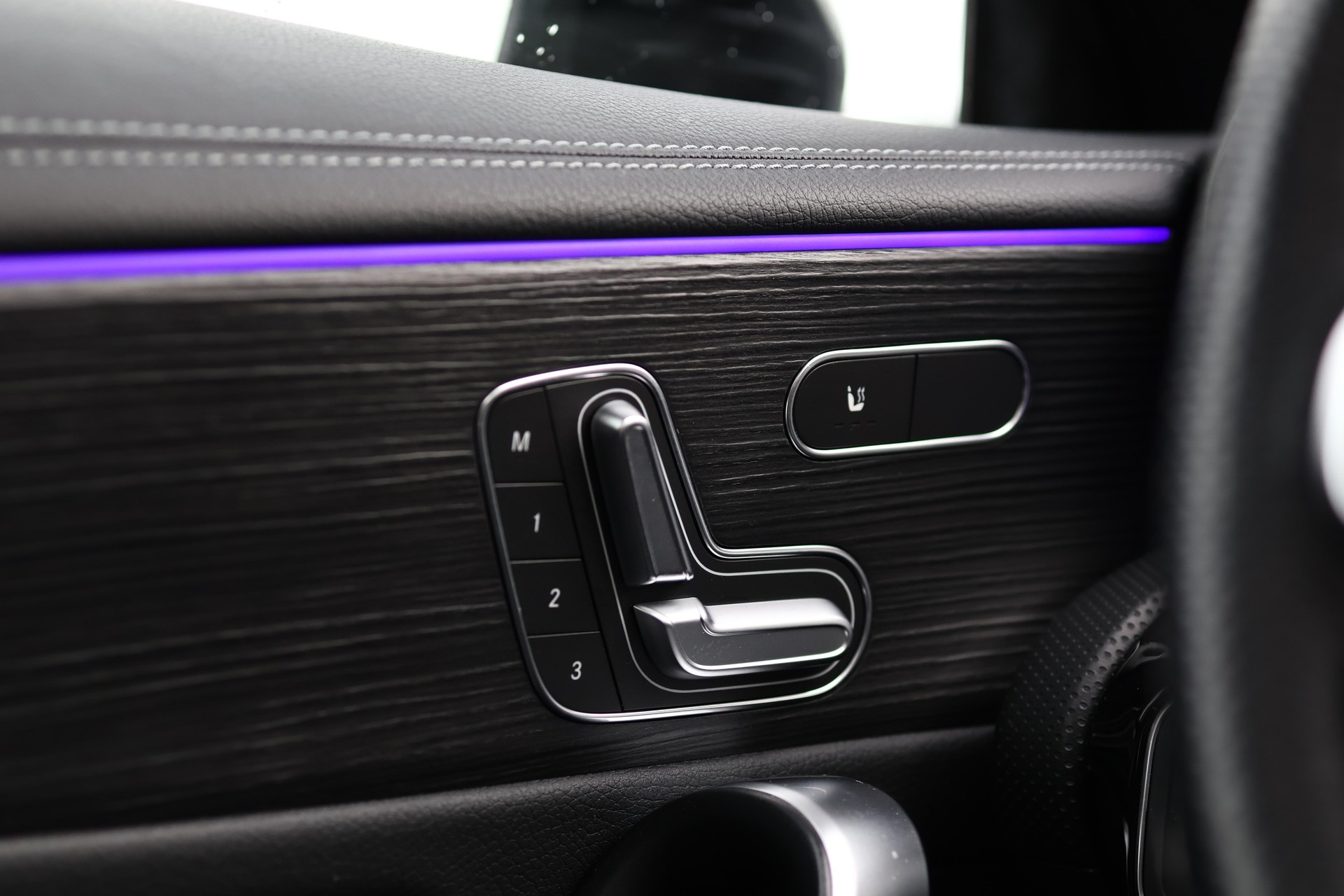 MERCEDES-BENZ CLA 35 AMG 4matic Shooting Brake * PACK PREMIUM PLUS * PANORAMA * HEAD-UP DISPLAY *-image-23