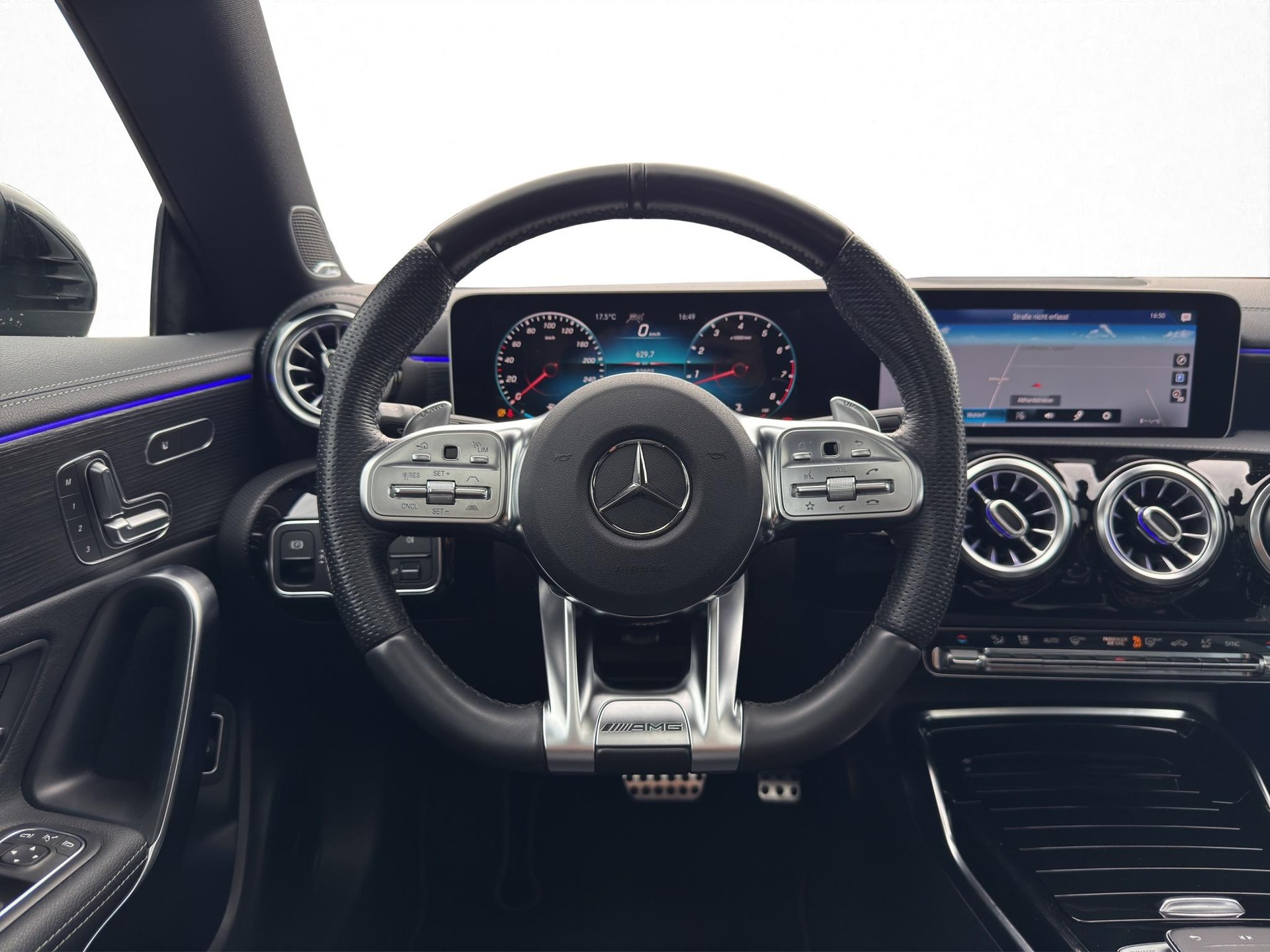 MERCEDES-BENZ CLA 35 AMG 4matic Shooting Brake * PACK PREMIUM PLUS * PANORAMA * HEAD-UP DISPLAY *-image-17