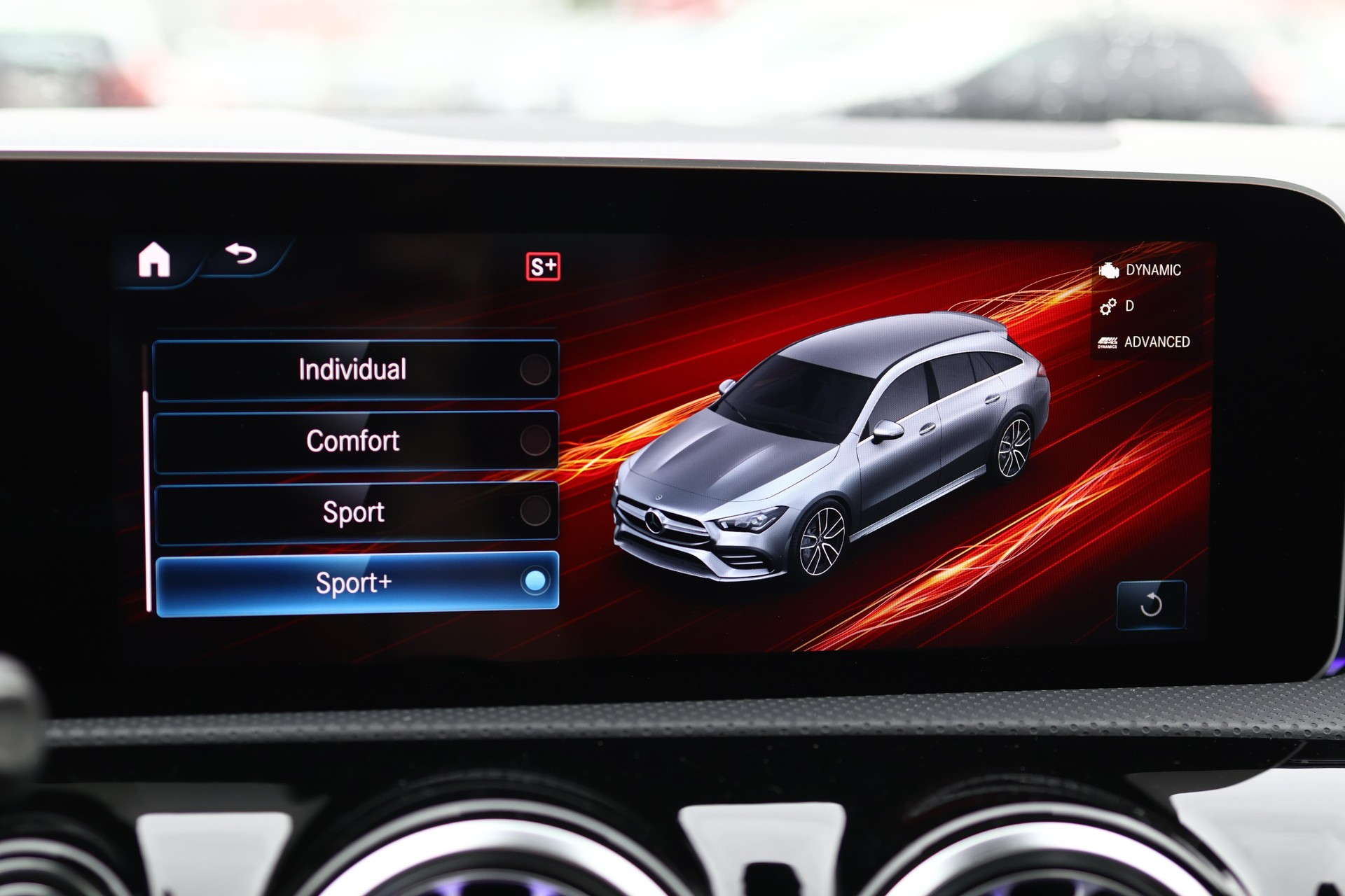 MERCEDES-BENZ CLA 35 AMG 4matic Shooting Brake * PACK PREMIUM PLUS * PANORAMA * HEAD-UP DISPLAY *-image-28