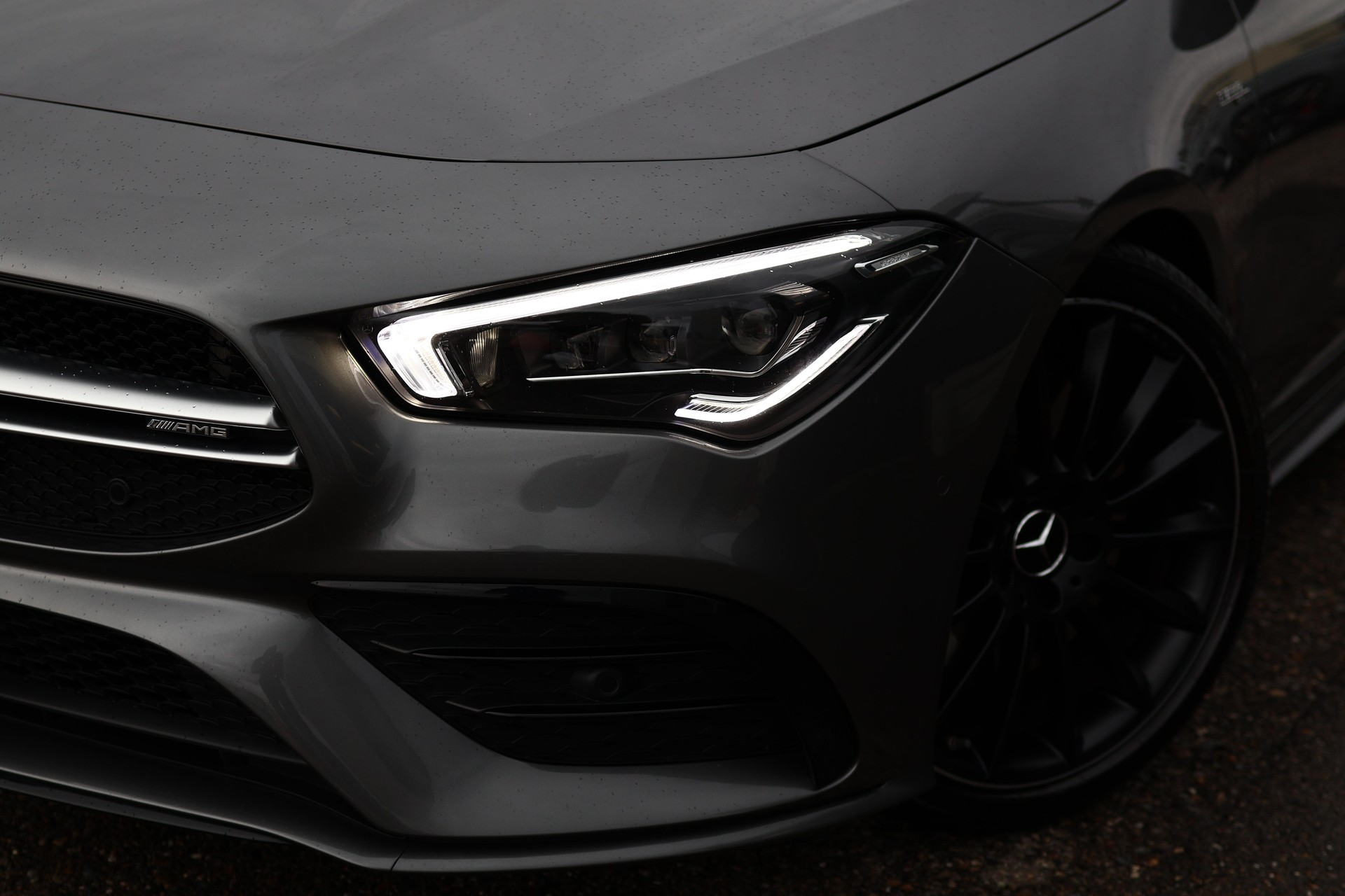 MERCEDES-BENZ CLA 35 AMG 4matic Shooting Brake * PACK PREMIUM PLUS * PANORAMA * HEAD-UP DISPLAY *-image-1