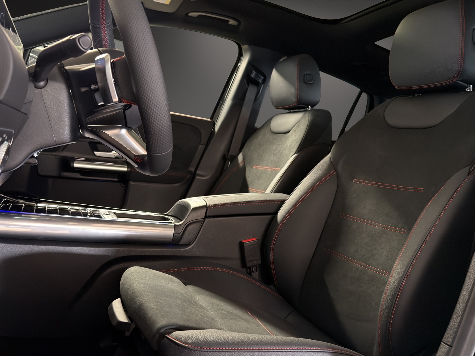 MERCEDES-BENZ GLA 220 d 4MATIC Swiss Star-image-8