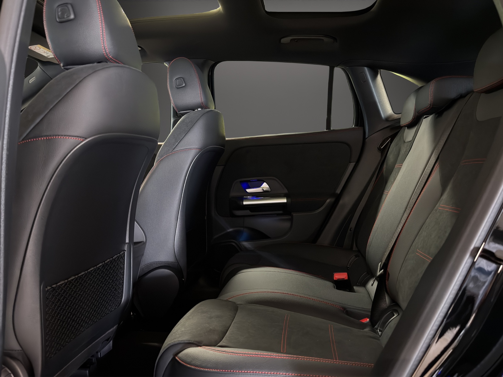 MERCEDES-BENZ GLA 220 d 4MATIC Swiss Star-image-9