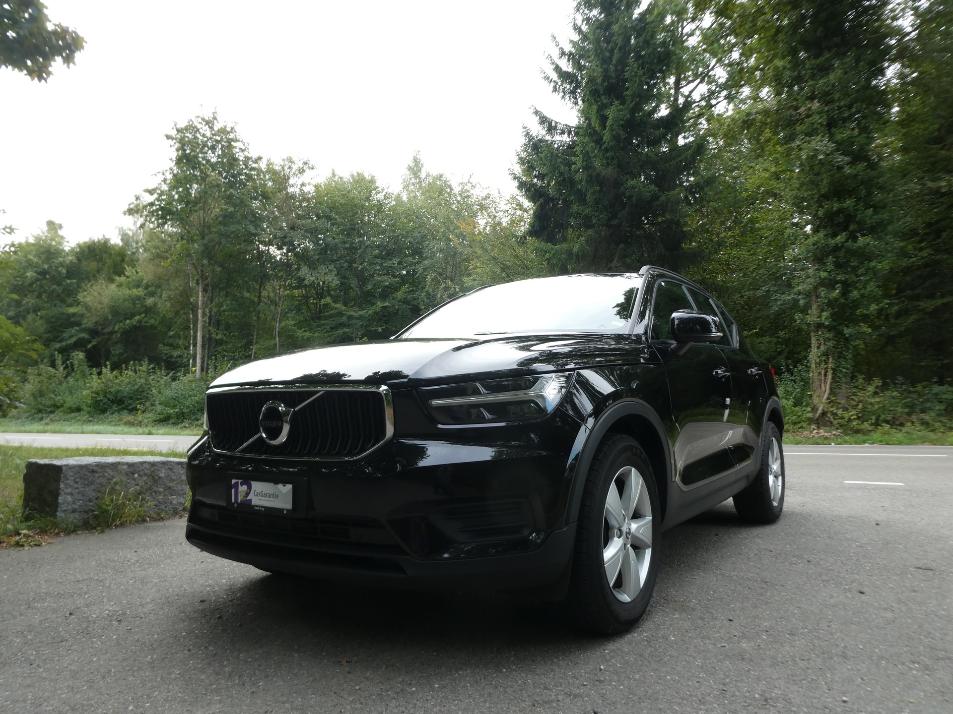 VOLVO XC40 T3 Momentum Geartronic-image-1
