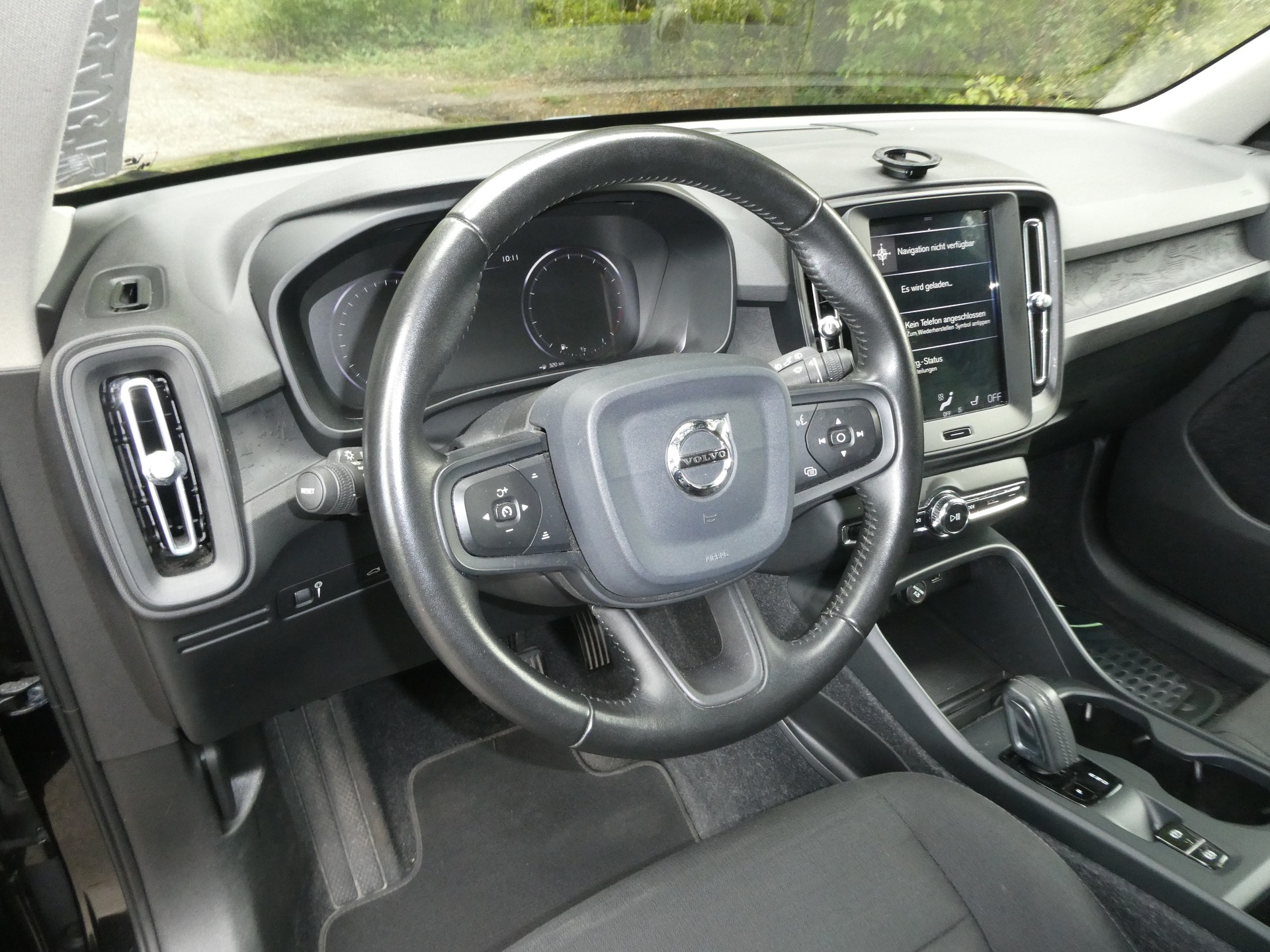 VOLVO XC40 T3 Momentum Geartronic-image-11