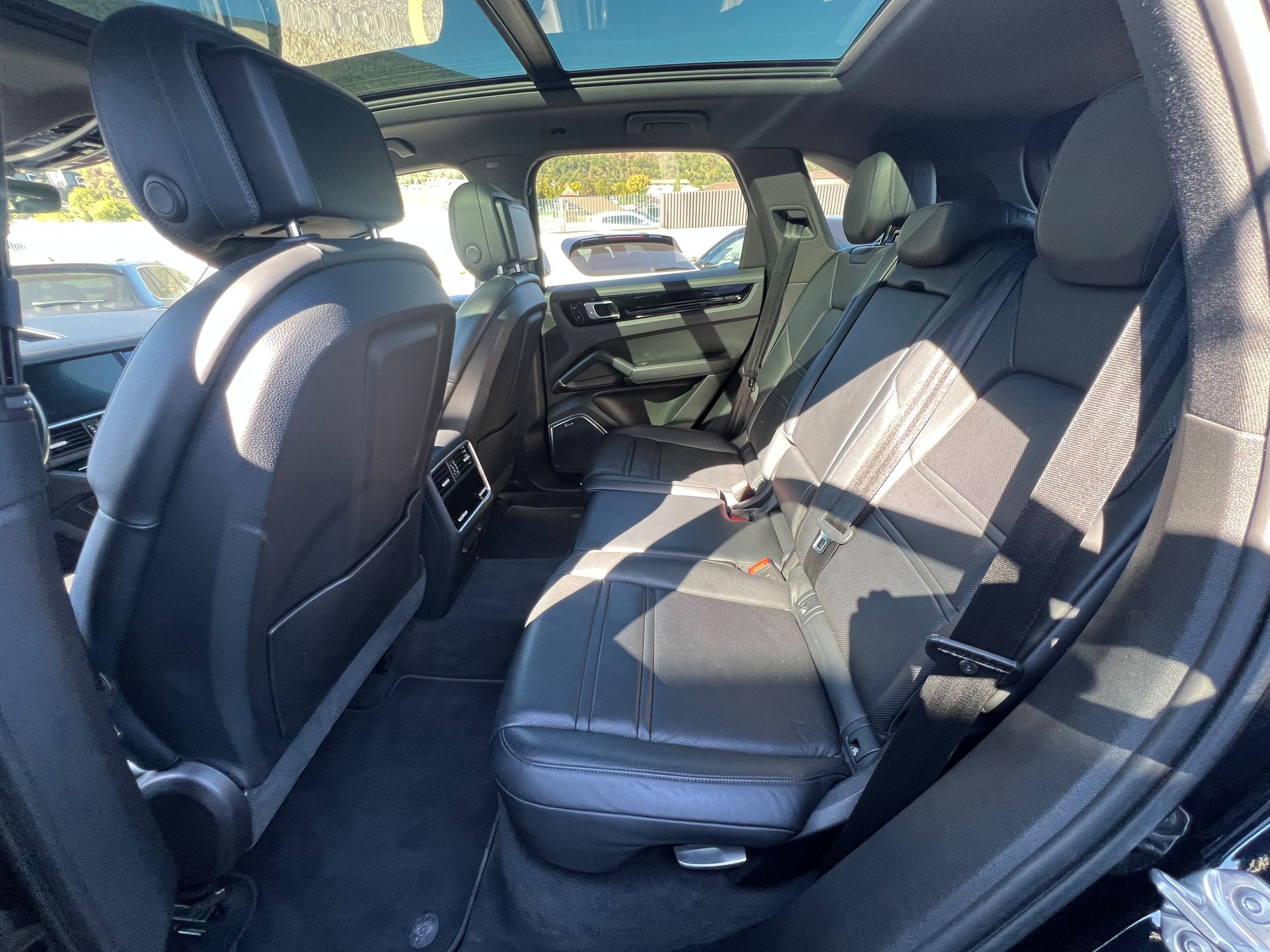 PORSCHE Cayenne-image-8