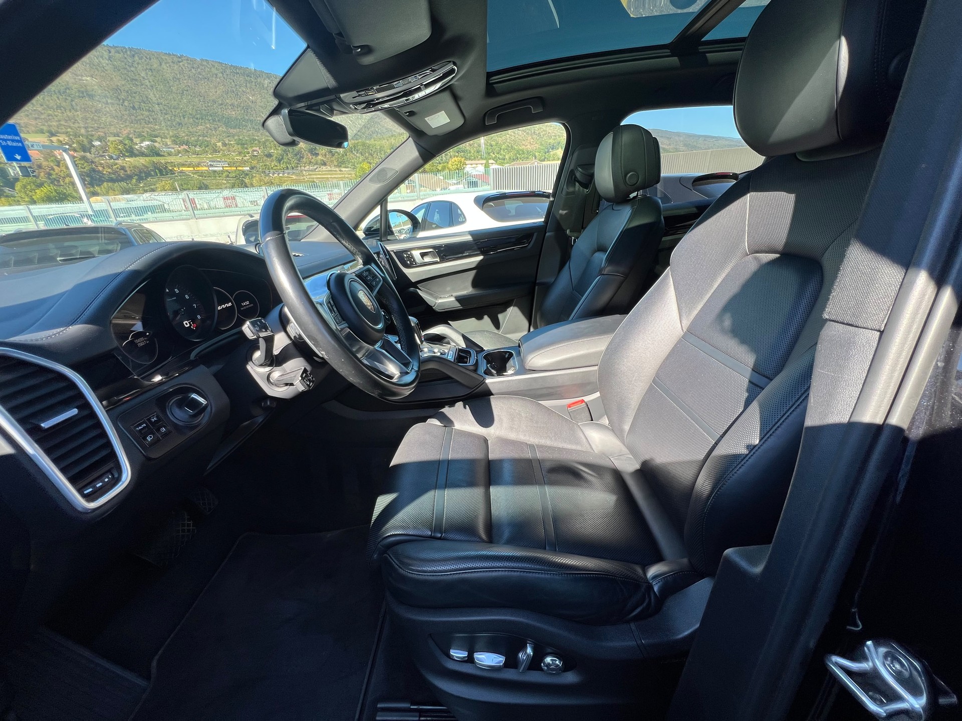 PORSCHE Cayenne-image-7
