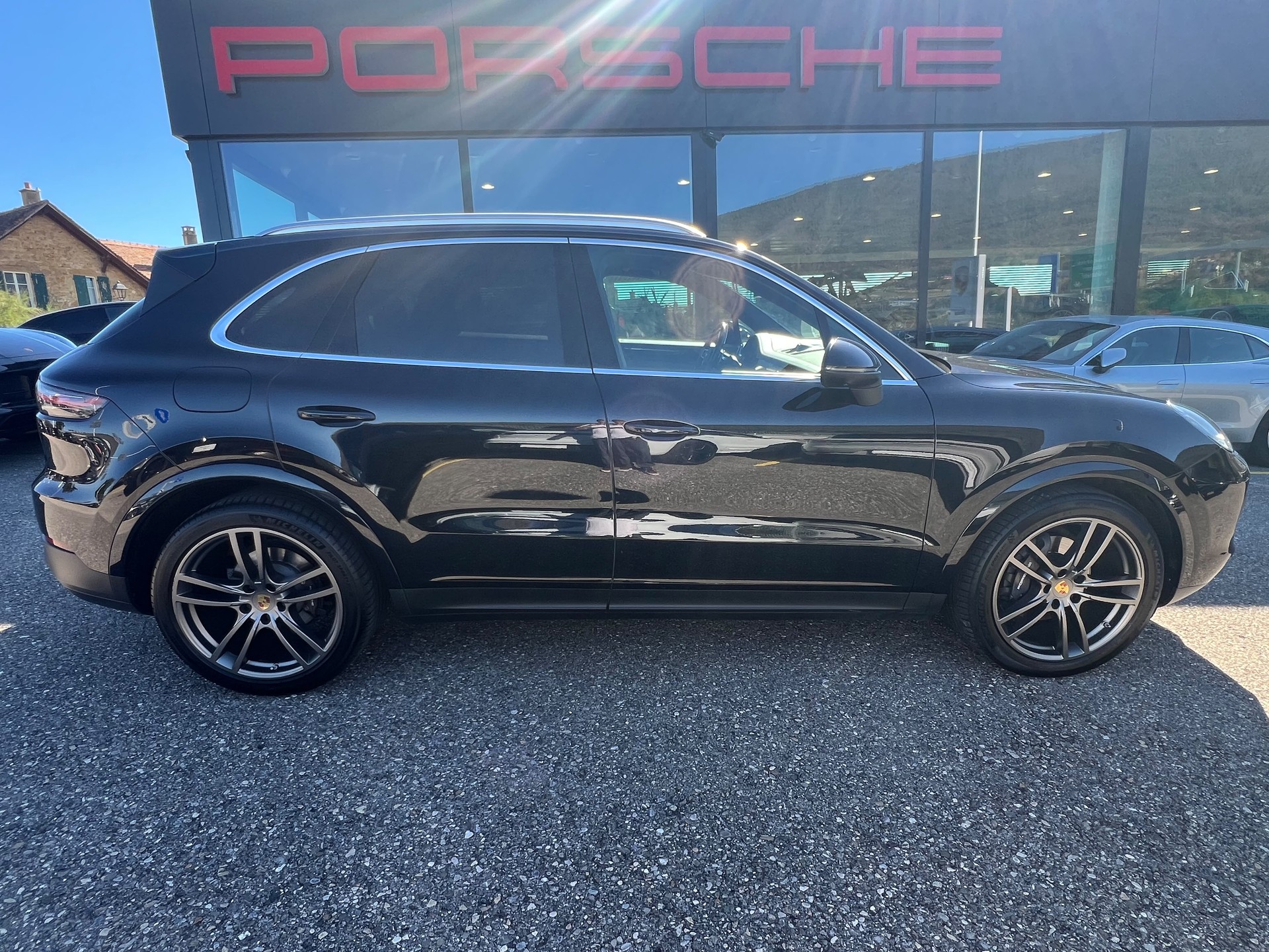PORSCHE Cayenne-image-0