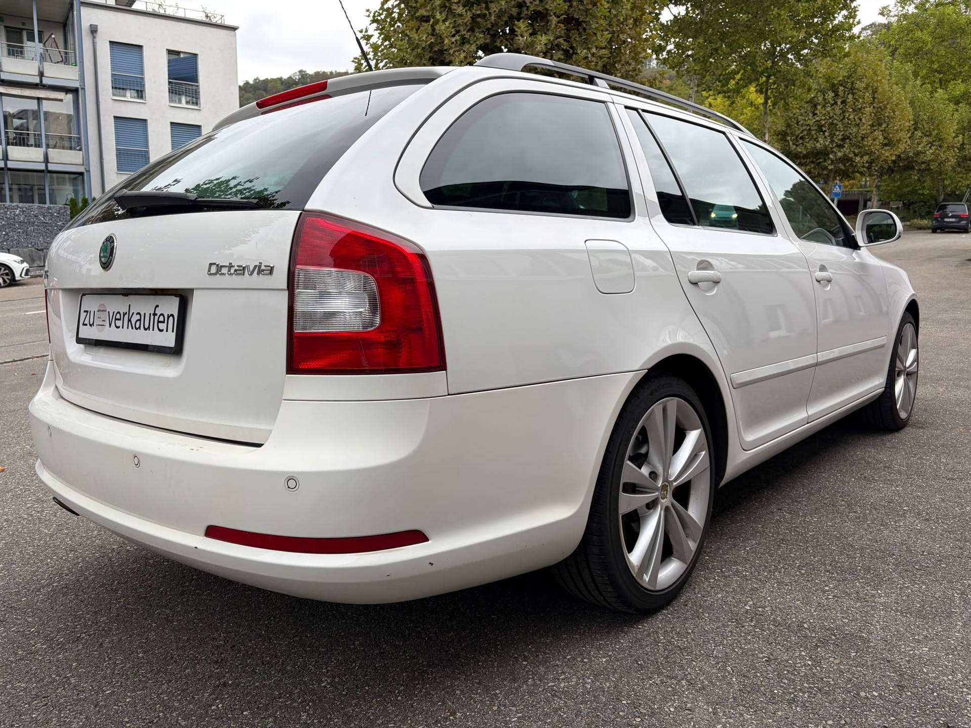 SKODA Octavia Combi 2.0 TSI RS-image-5