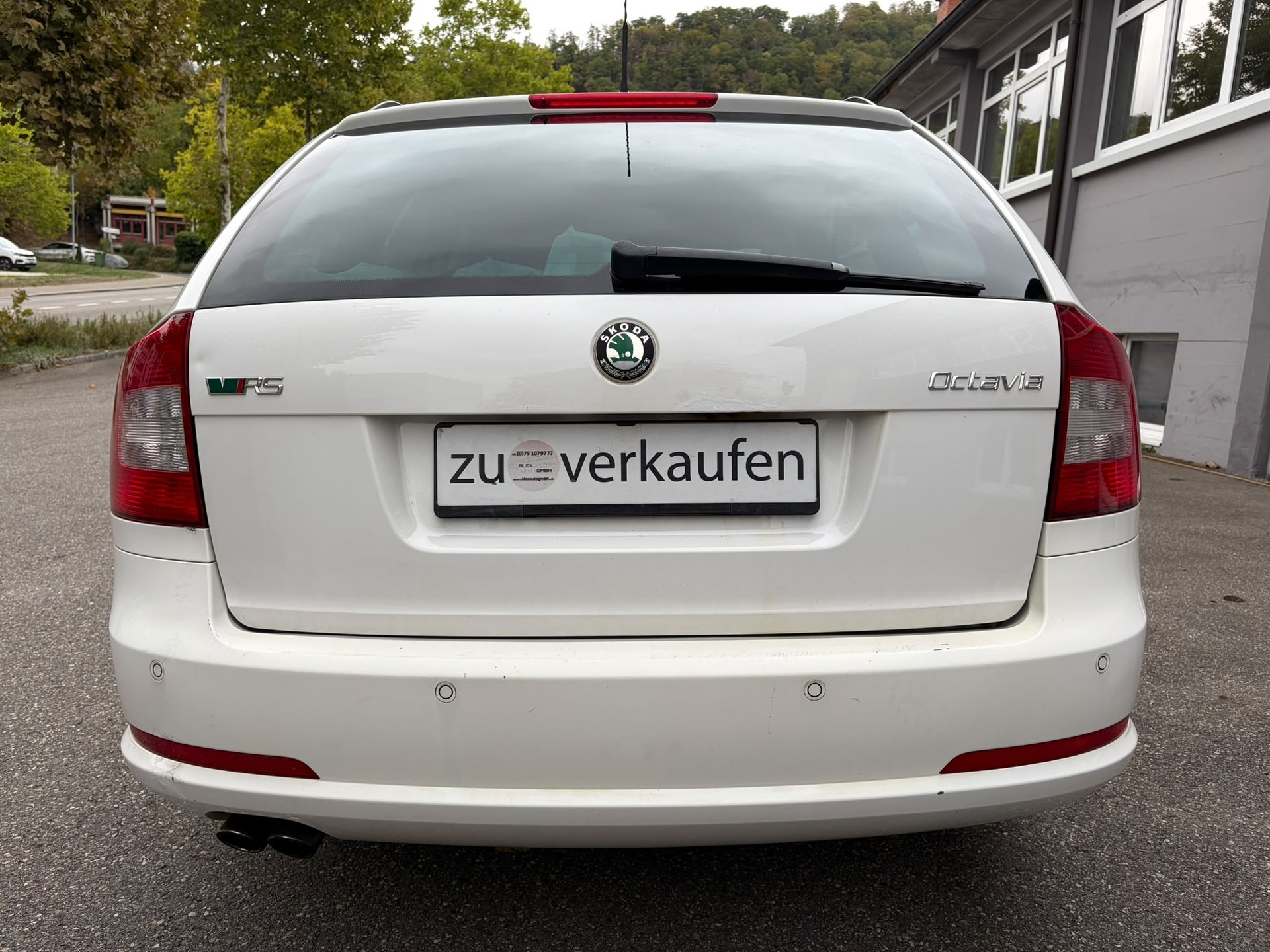 SKODA Octavia Combi 2.0 TSI RS-image-4
