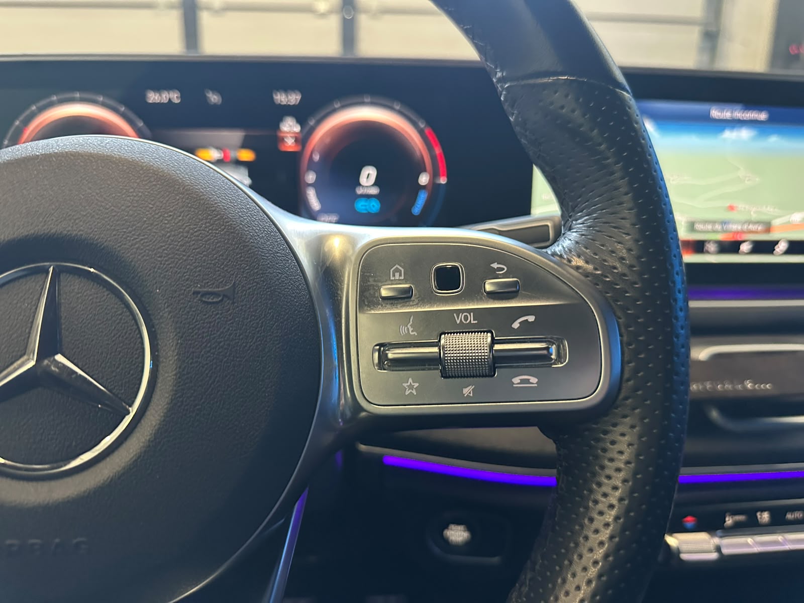 MERCEDES-BENZ GLE 350 e 4Matic AMG Line 9G-Tronic-image-18