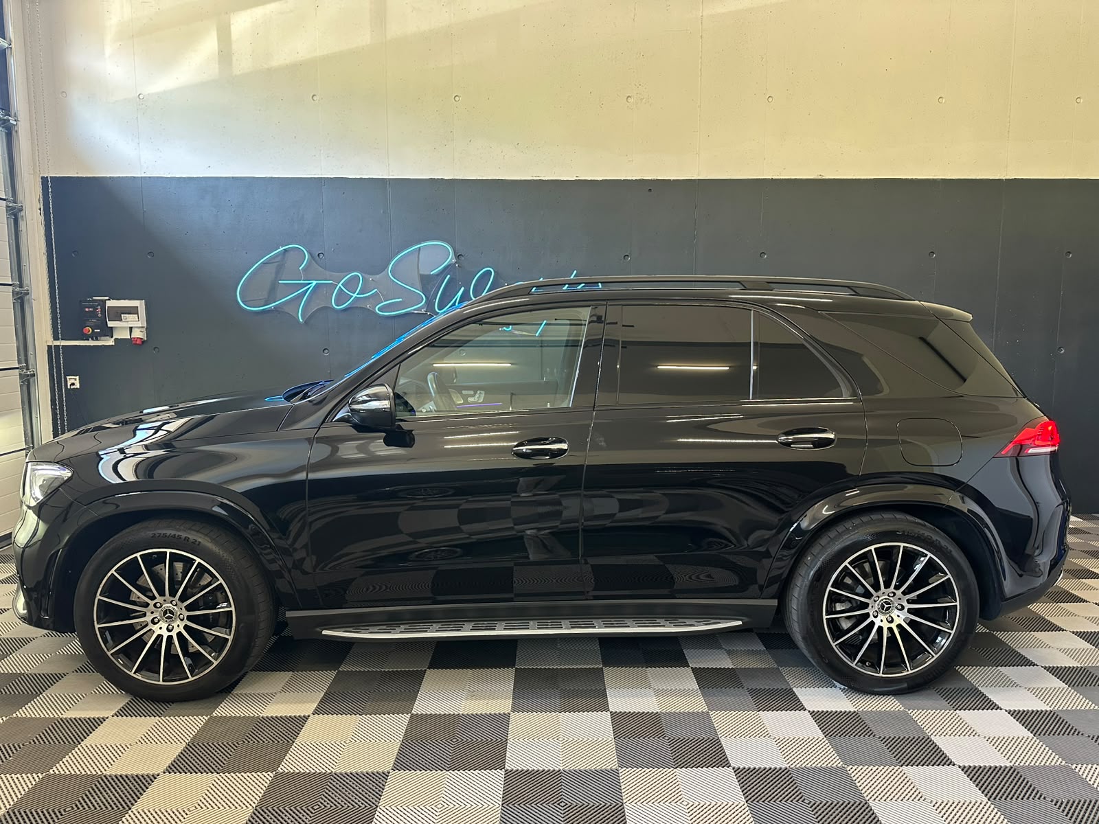 MERCEDES-BENZ GLE 350 e 4Matic AMG Line 9G-Tronic-image-2