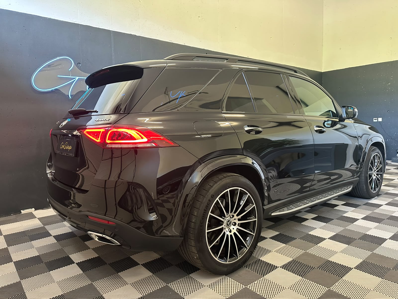 MERCEDES-BENZ GLE 350 e 4Matic AMG Line 9G-Tronic-image-5