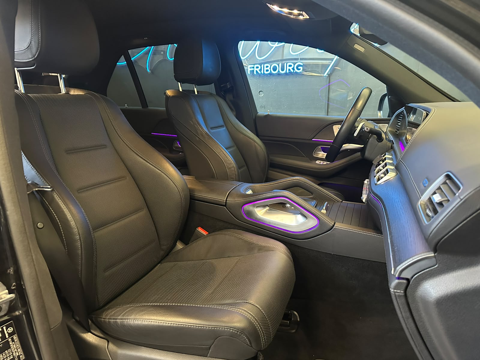 MERCEDES-BENZ GLE 350 e 4Matic AMG Line 9G-Tronic-image-12