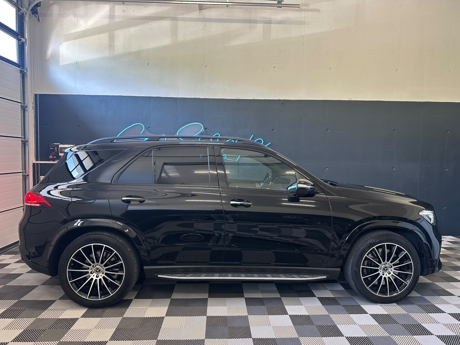 MERCEDES-BENZ GLE 350 e 4Matic AMG Line 9G-Tronic-image-6