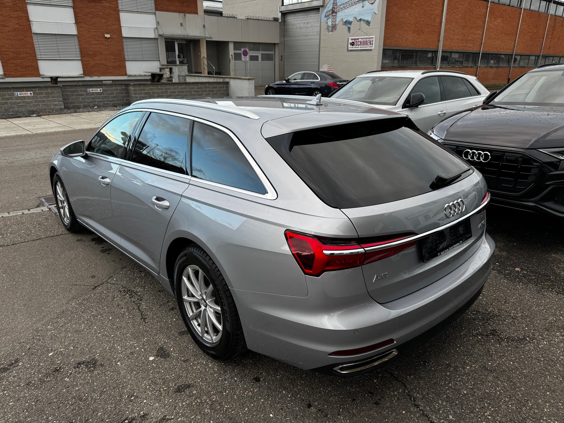 AUDI A6 Avant 40 TDI Design quattro S-tronic-image-2