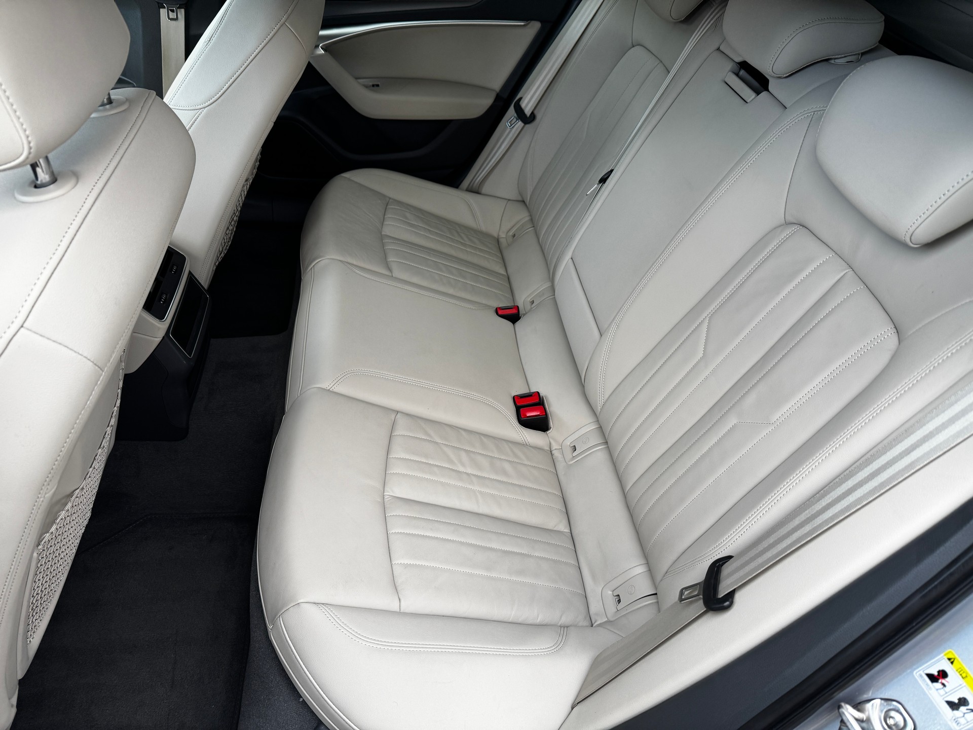 AUDI A6 Avant 40 TDI Design quattro S-tronic-image-6