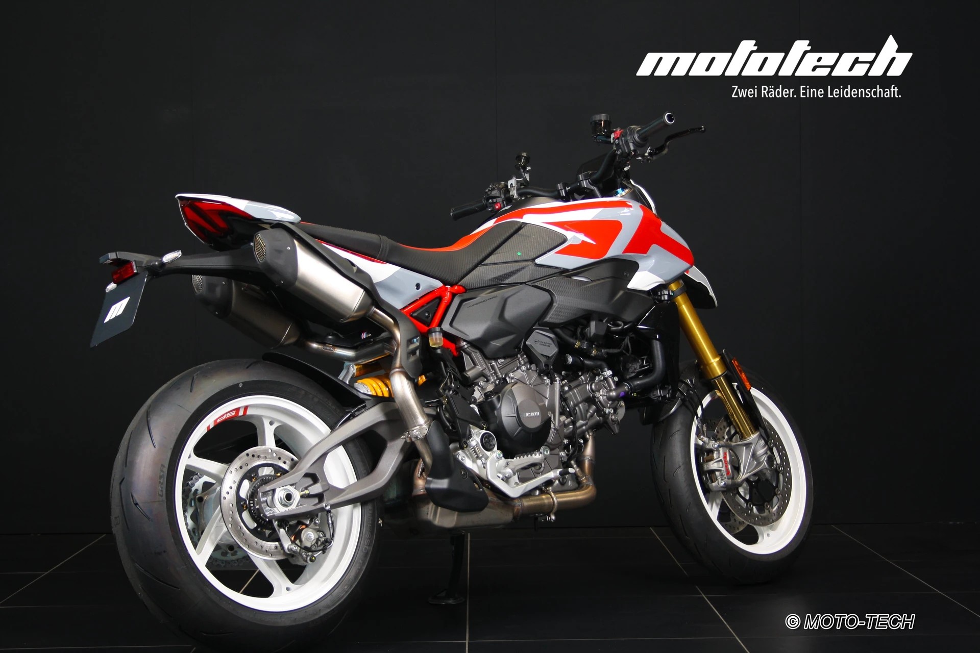 DUCATI Hypermotard V2 SP-showroom-element-2