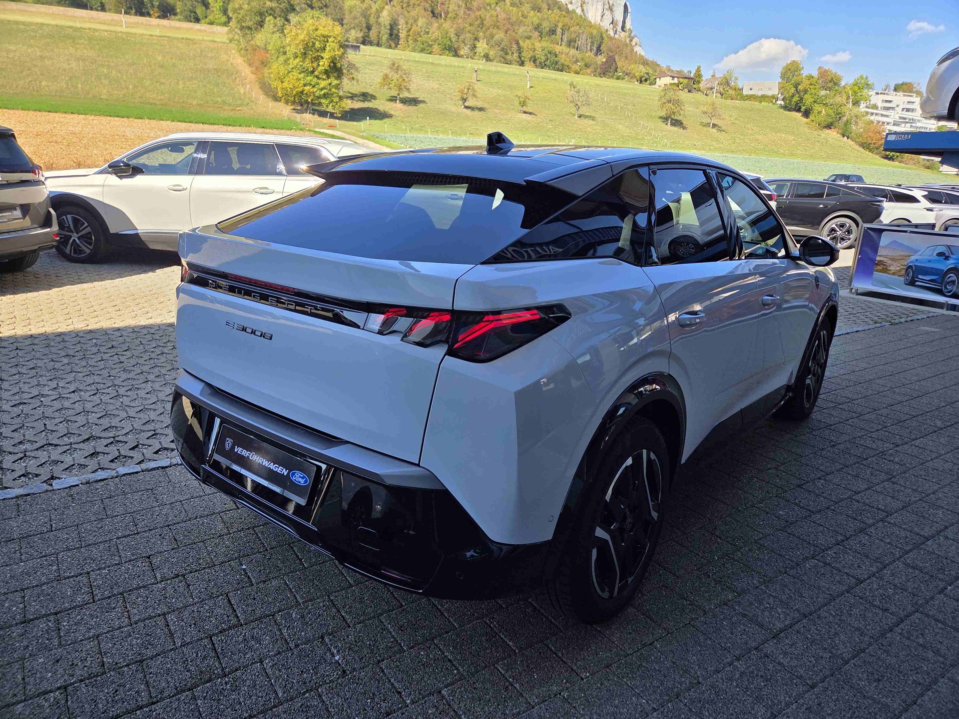 PEUGEOT 3008 e-GT-image-3