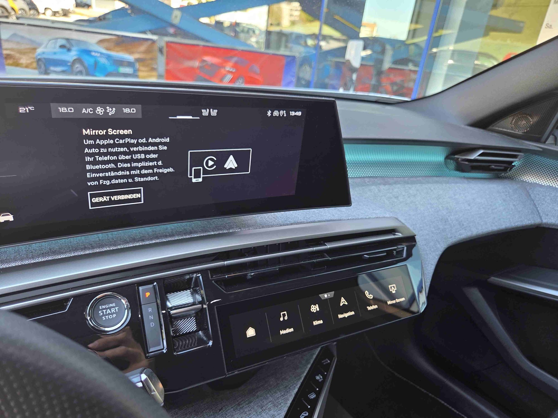 PEUGEOT 3008 e-GT-image-10