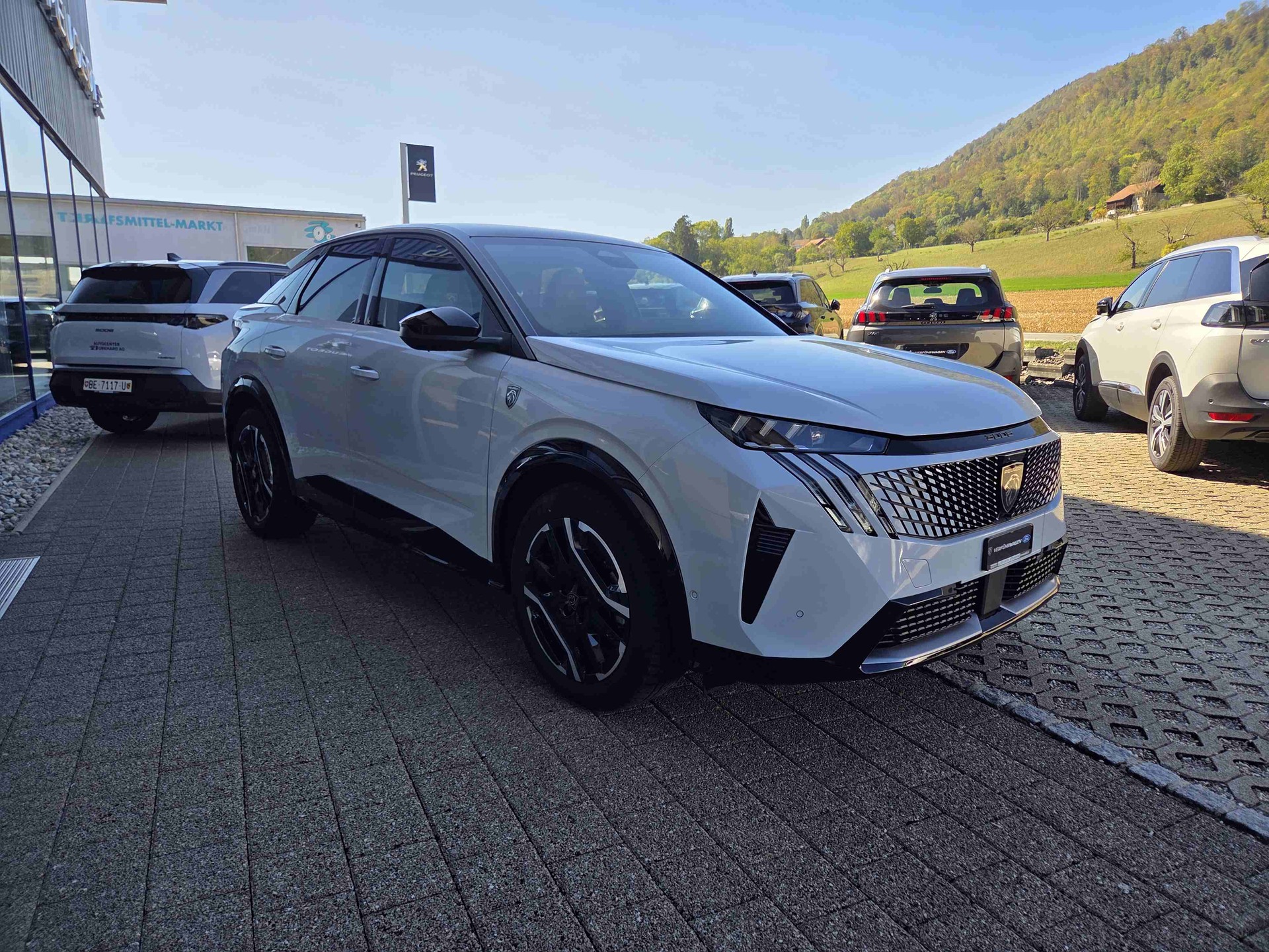 PEUGEOT 3008 e-GT-image-4