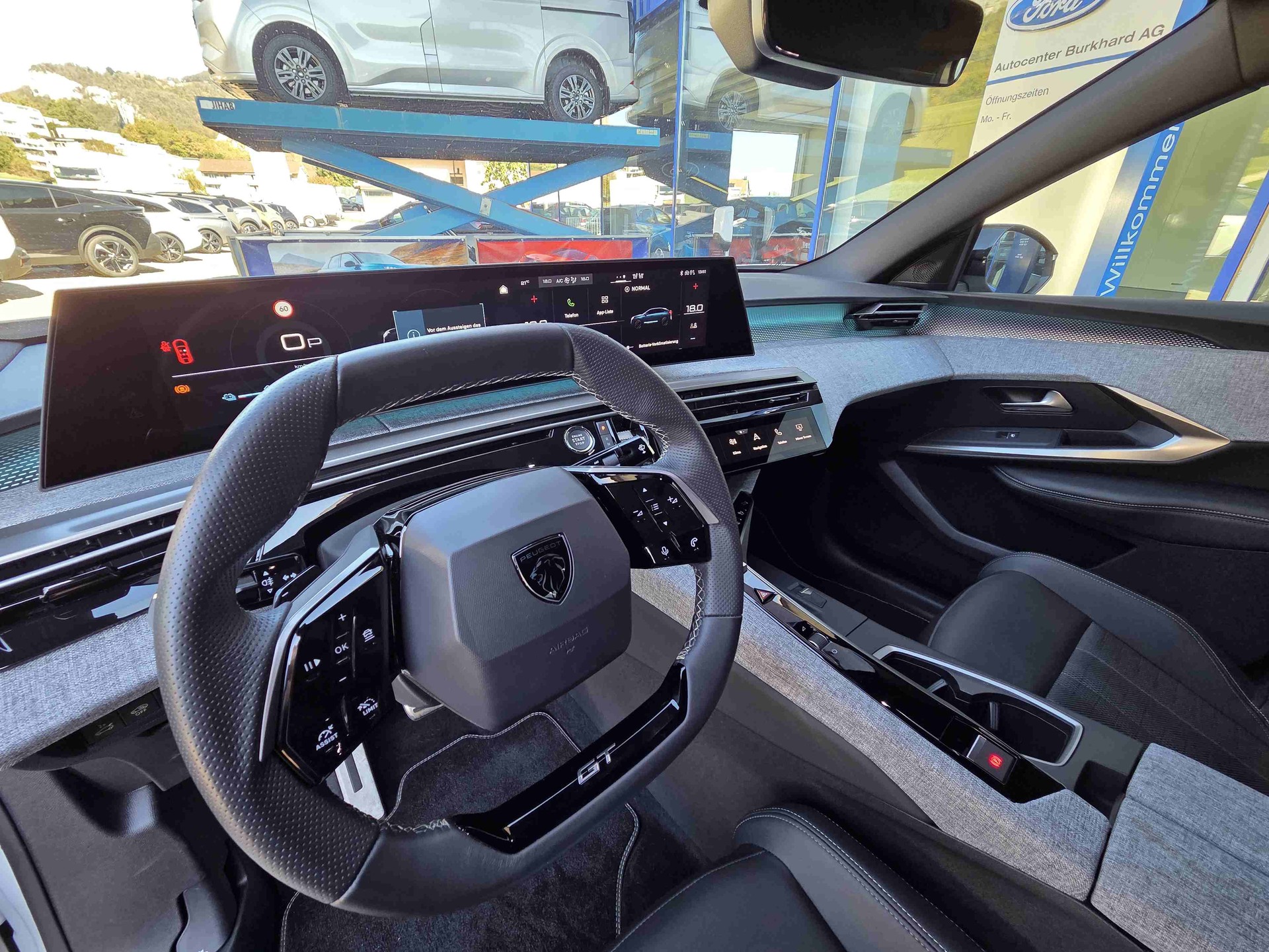 PEUGEOT 3008 e-GT-image-9