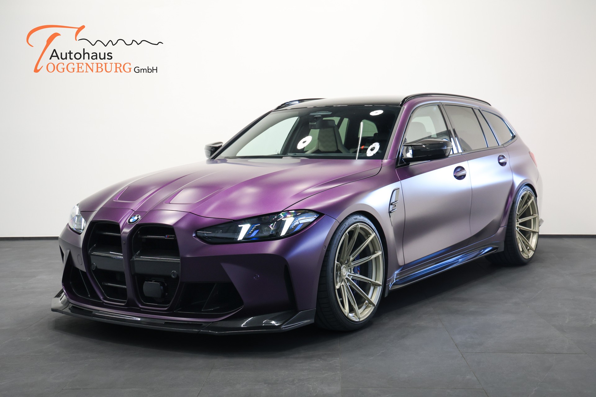 BMW M3 Competition xDrive LCI *FROZEN PURPLE*Carbon Schalensitze*BMW Werksgarantie bis 10.2027*-showroom-element-1