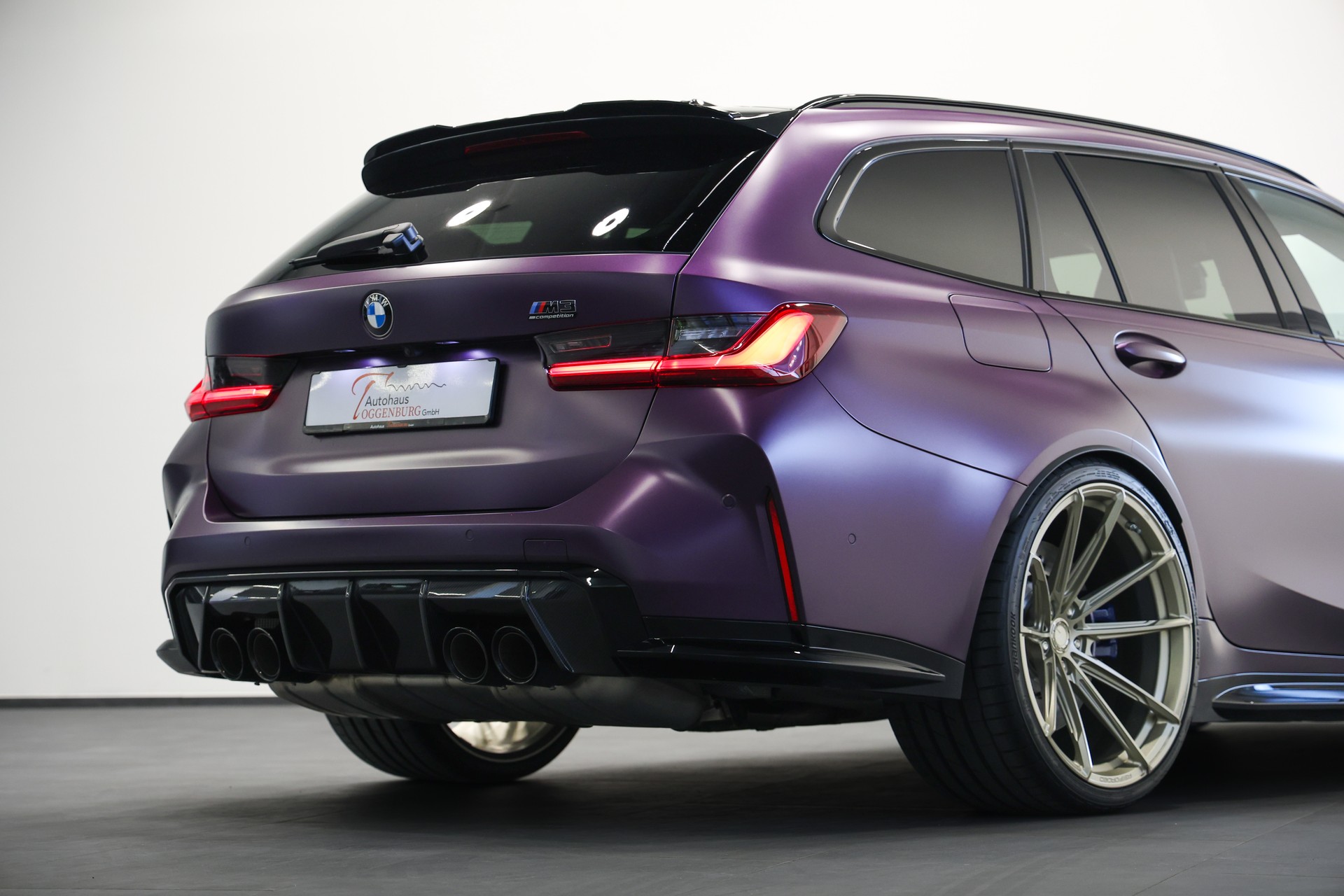 BMW M3 Competition xDrive LCI *FROZEN PURPLE*Carbon Schalensitze*BMW Werksgarantie bis 10.2027*-image-17