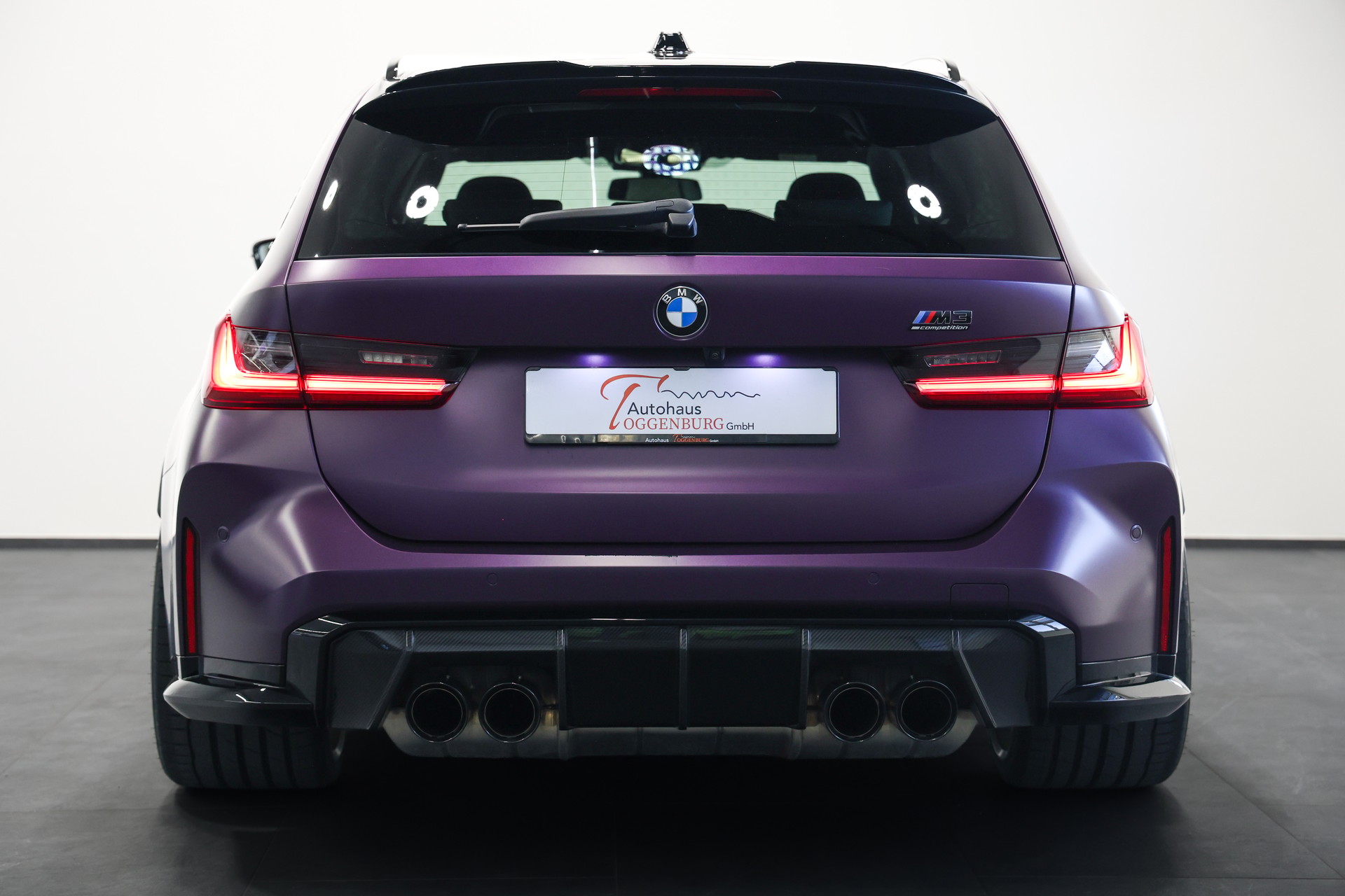 BMW M3 Competition xDrive LCI *FROZEN PURPLE*Carbon Schalensitze*BMW Werksgarantie bis 10.2027*-image-13