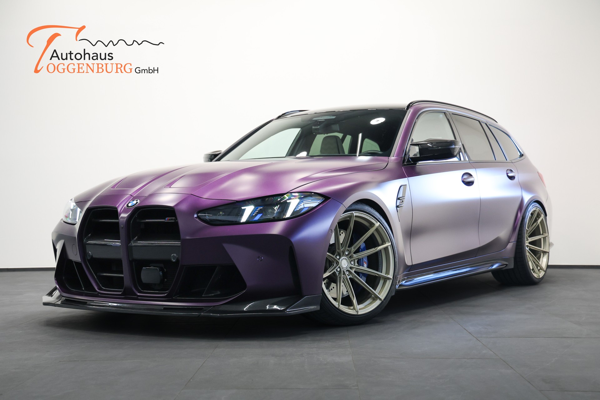 BMW M3 Competition xDrive LCI *FROZEN PURPLE*Carbon Schalensitze*BMW Werksgarantie bis 10.2027*-showroom-element-2