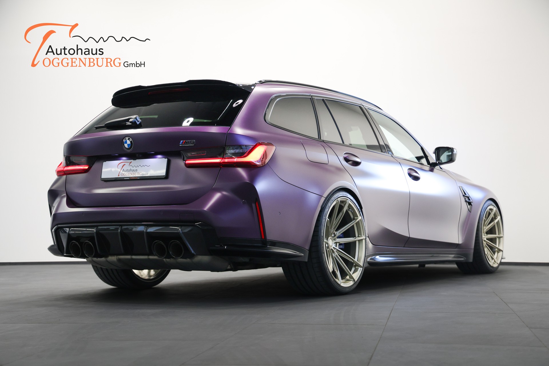 BMW M3 Competition xDrive LCI *FROZEN PURPLE*Carbon Schalensitze*BMW Werksgarantie bis 10.2027*-image-16