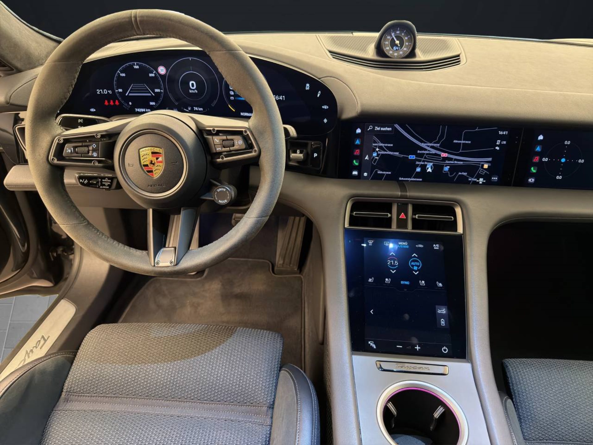 PORSCHE Taycan 4S-image-21