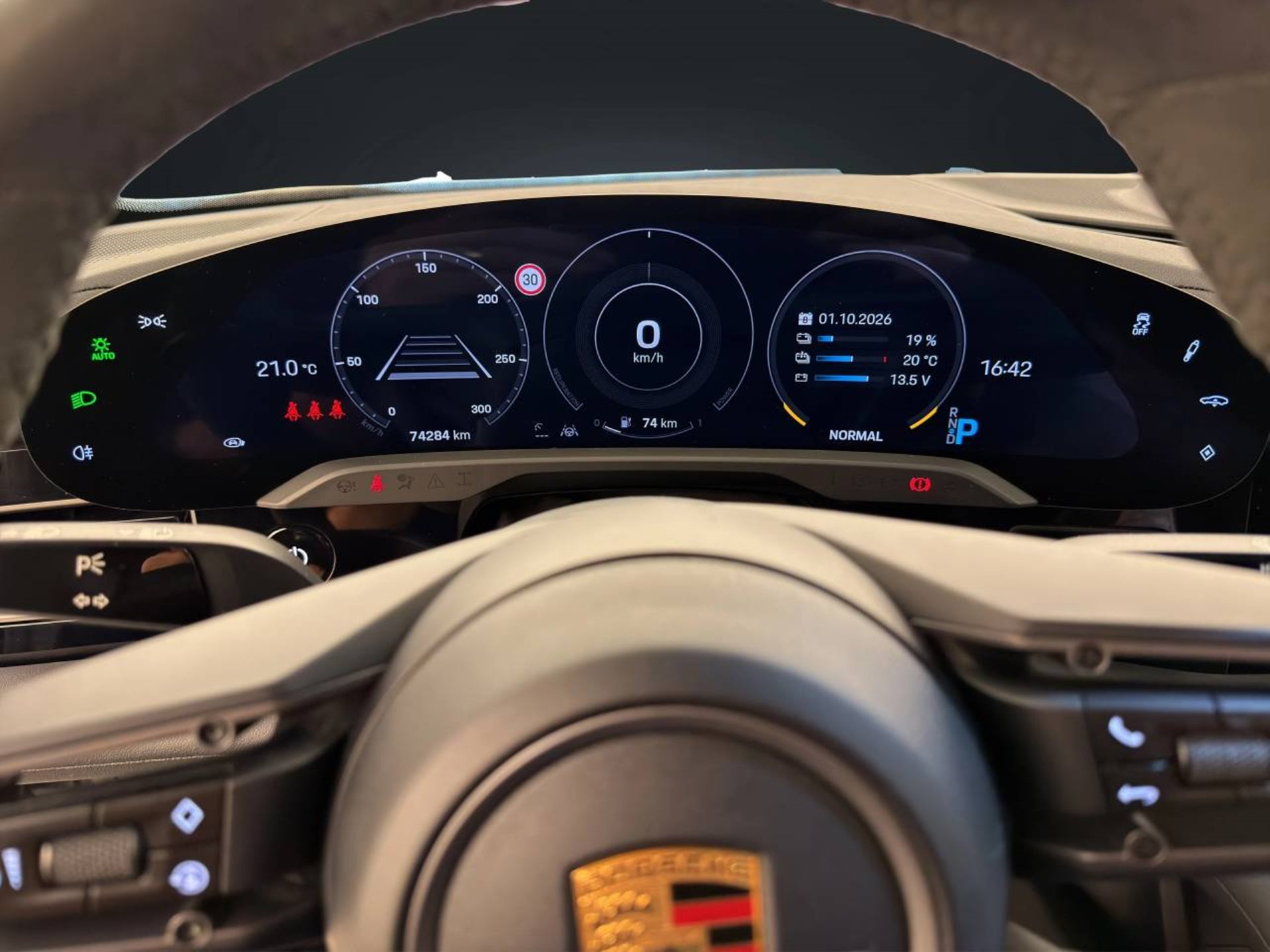 PORSCHE Taycan 4S-image-22