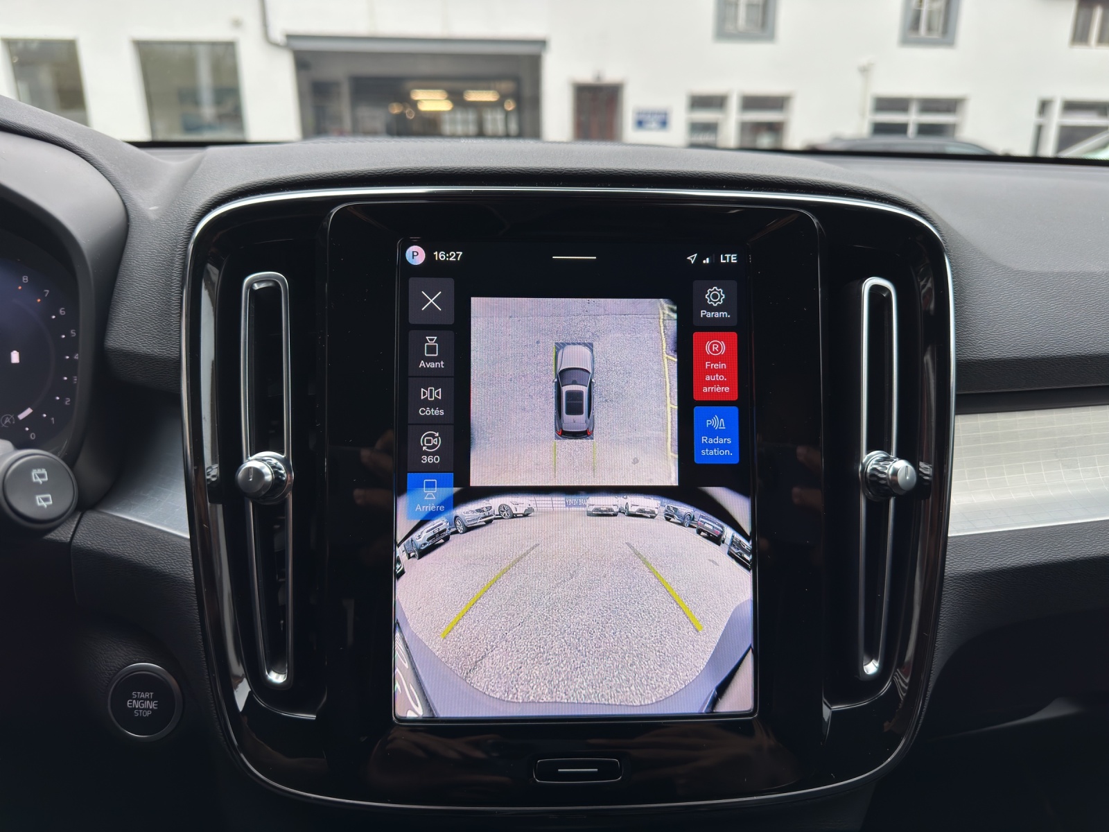 Image VOLVO XC40 XC40 2.0 B3 MH Plus Dark