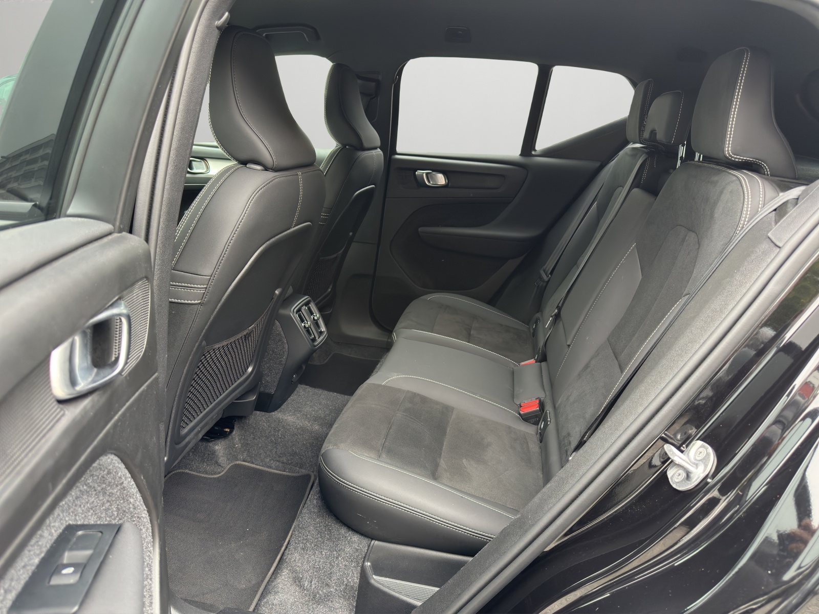 Image VOLVO XC40 XC40 2.0 B3 MH Plus Dark
