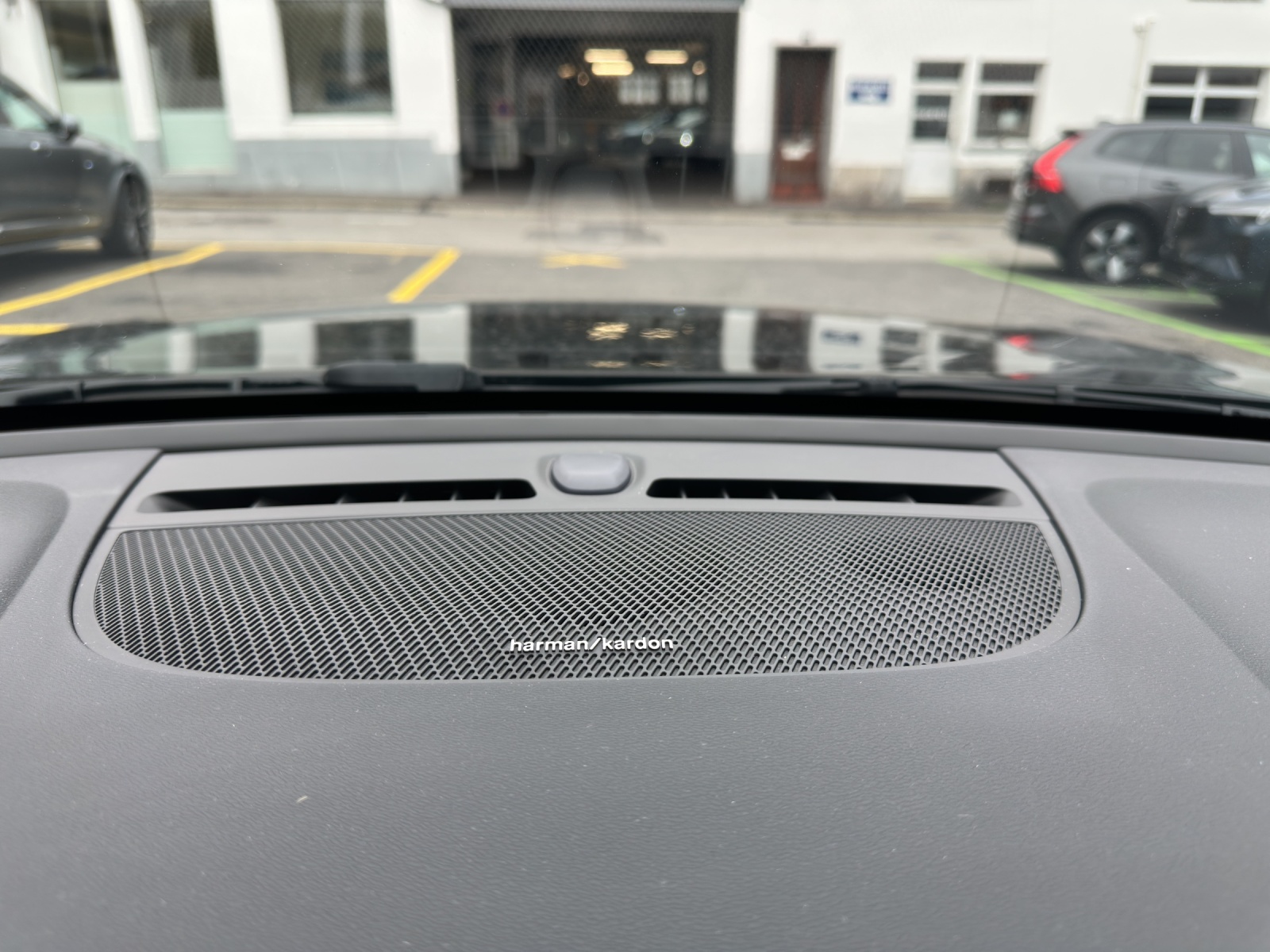 Image VOLVO XC40 XC40 2.0 B3 MH Plus Dark