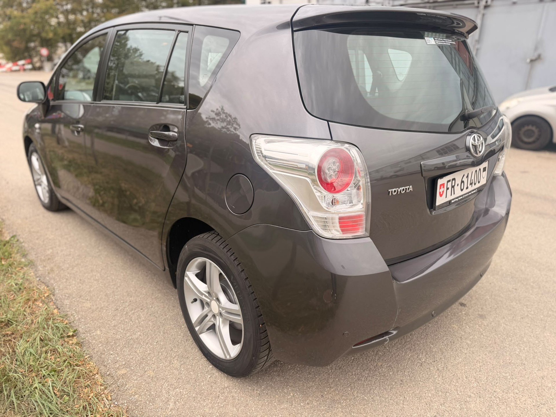 TOYOTA Verso 2.2 D-CAT Linea Automatic-image-3