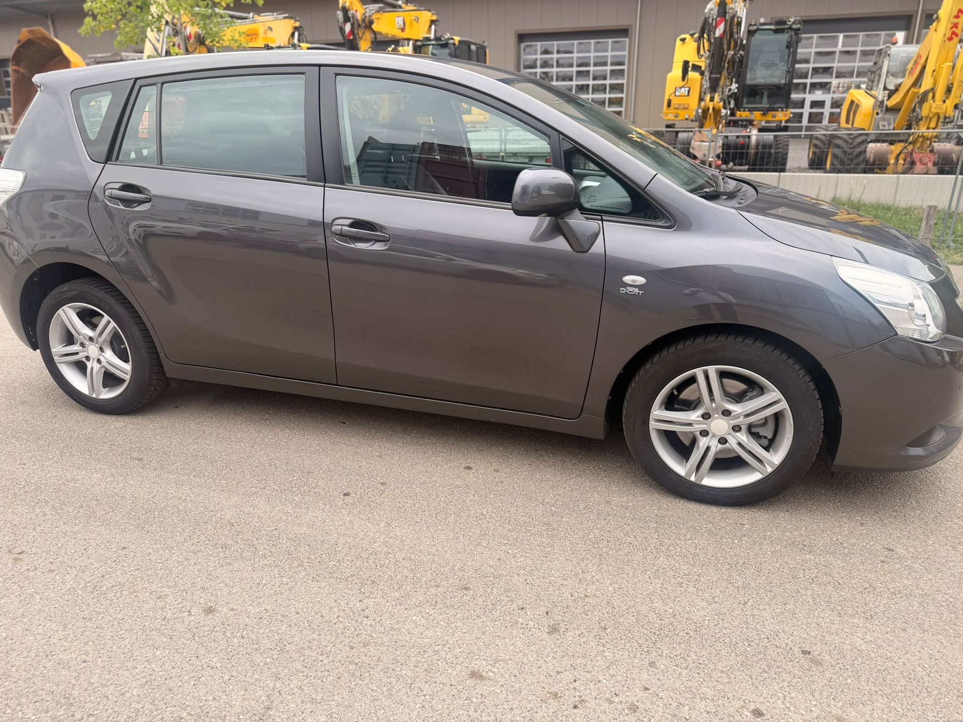 TOYOTA Verso 2.2 D-CAT Linea Automatic-image-2