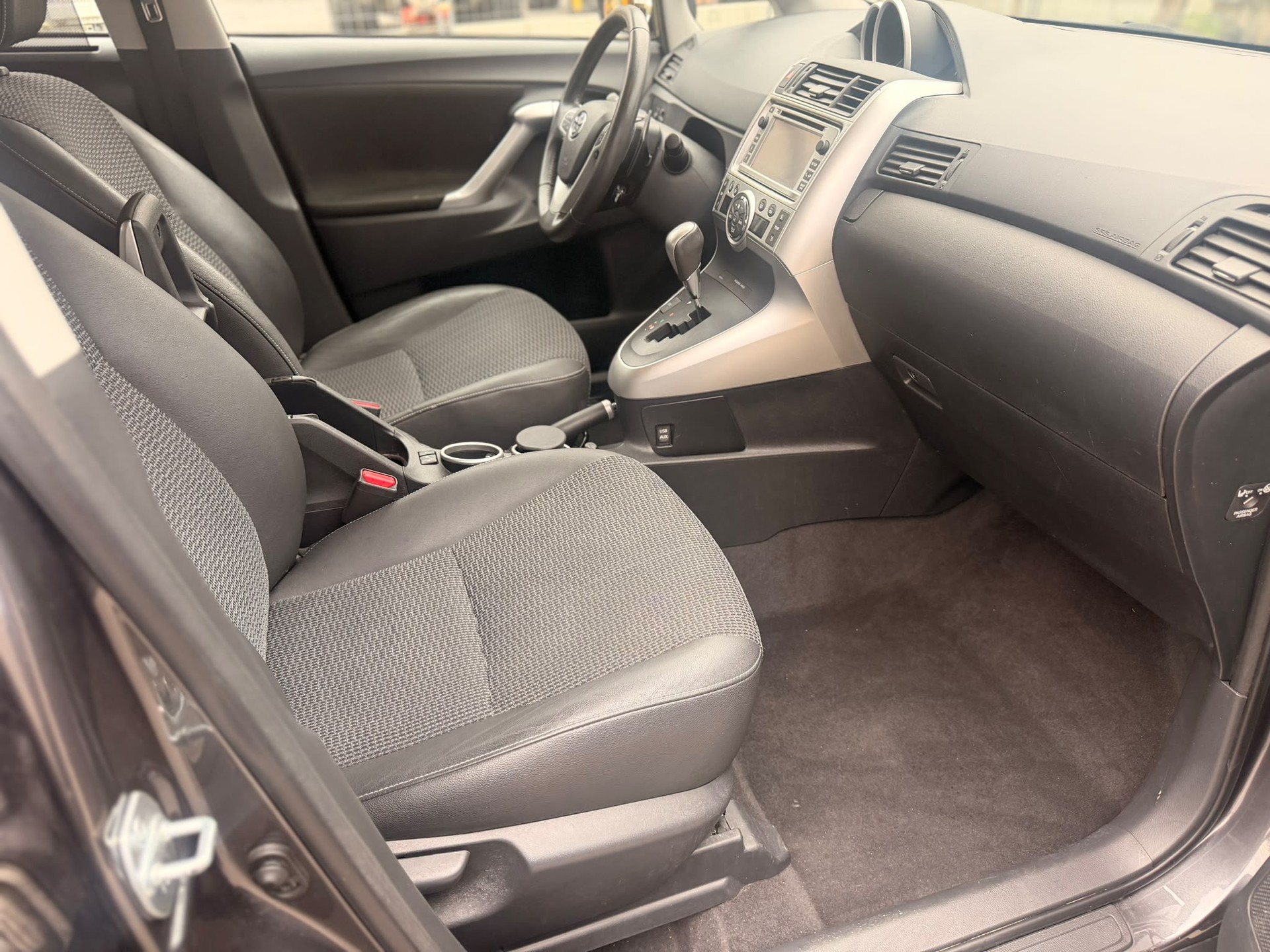 TOYOTA Verso 2.2 D-CAT Linea Automatic-image-7
