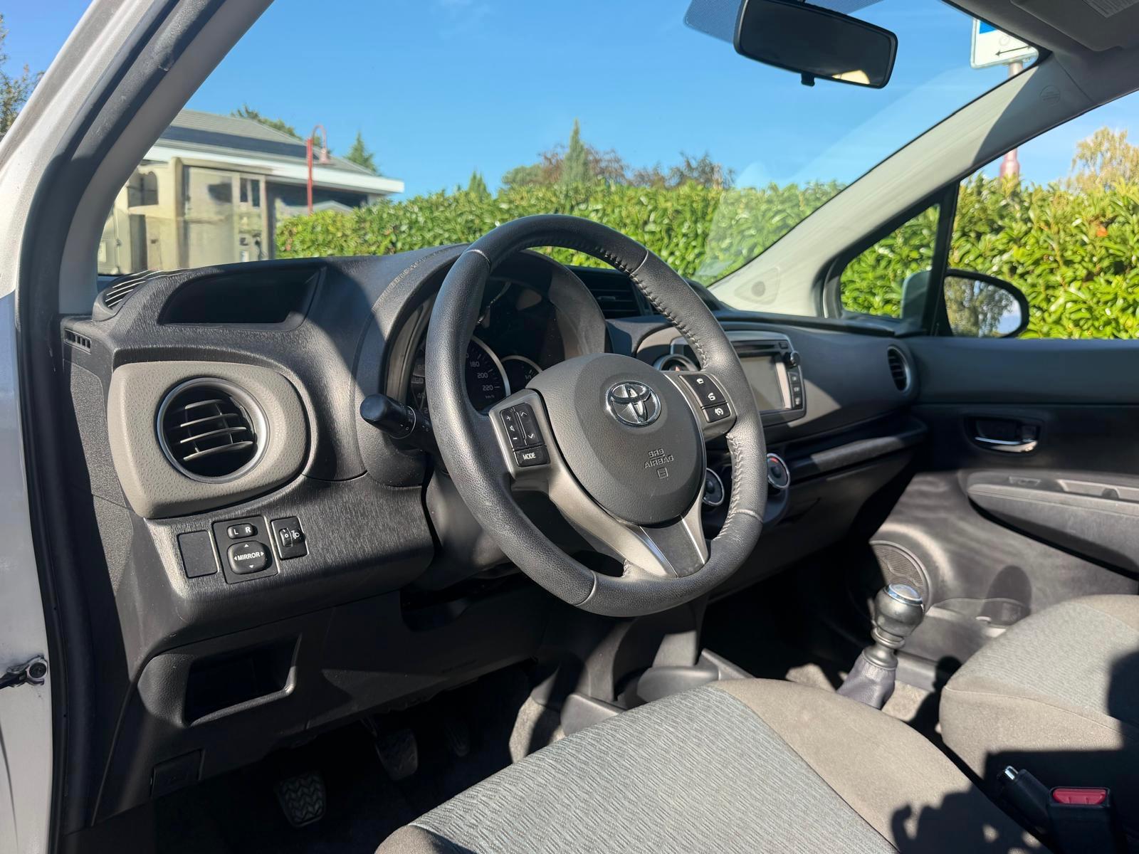 TOYOTA Yaris 1.33 Sol-image-9