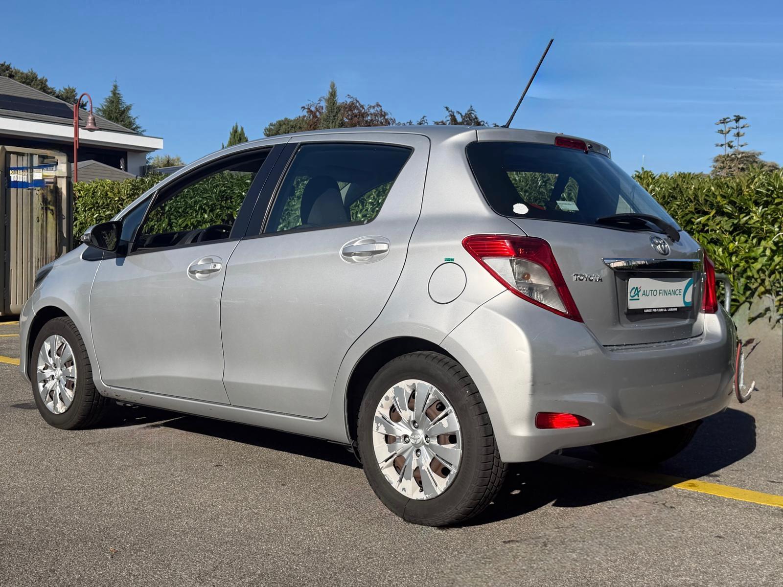 TOYOTA Yaris 1.33 Sol-image-3