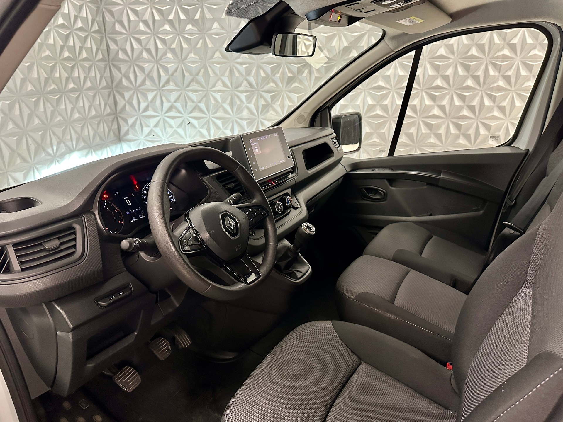 RENAULT Trafic 2.0 Blue dCi 130 Advance L1H1 EN-image-10