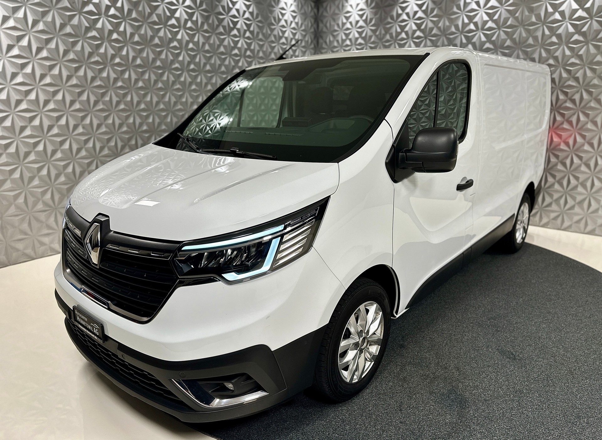 RENAULT Trafic 2.0 Blue dCi 130 Advance L1H1 EN-image-8