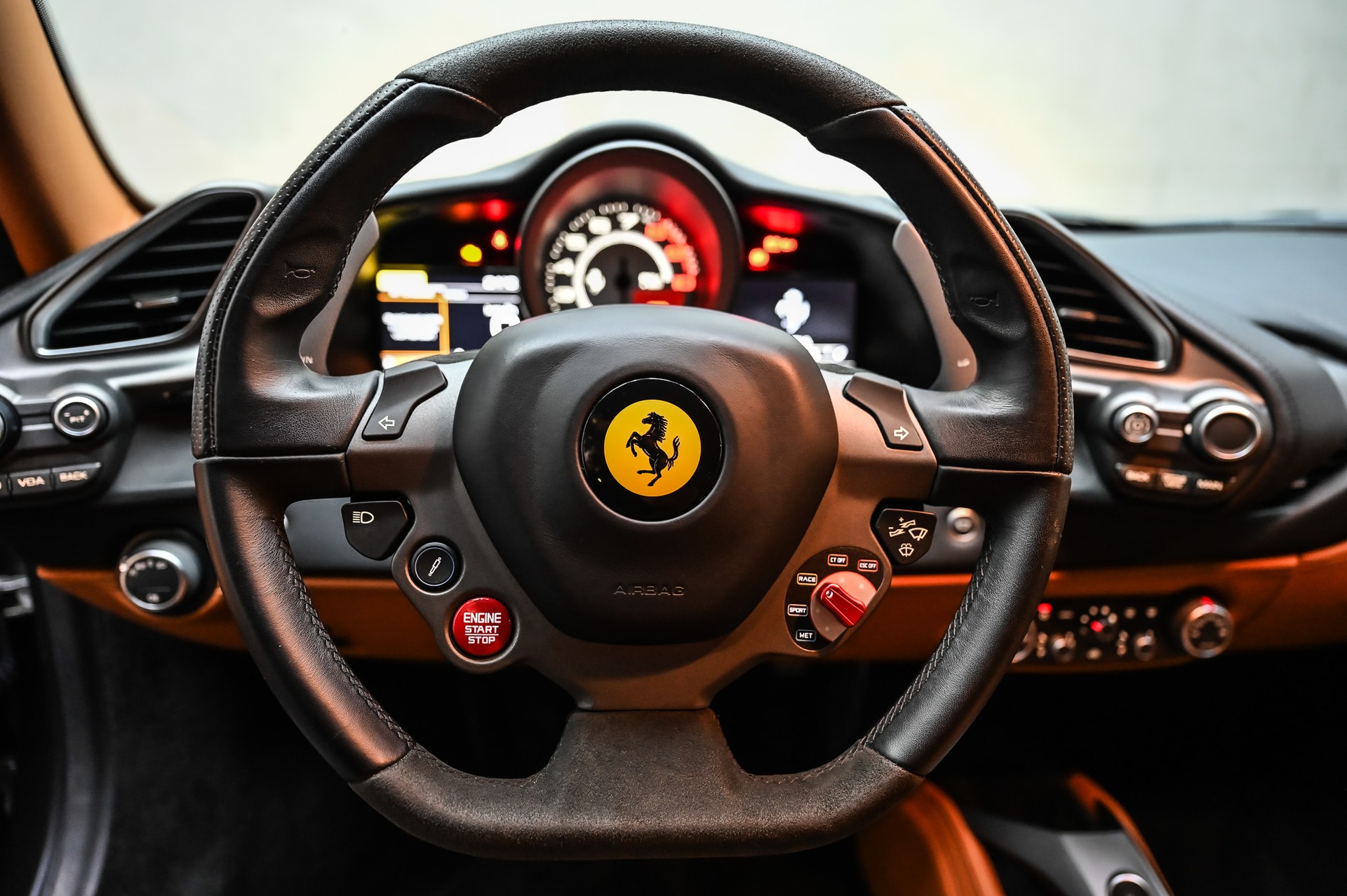 FERRARI 488 GTB 3.9 V8-image-22