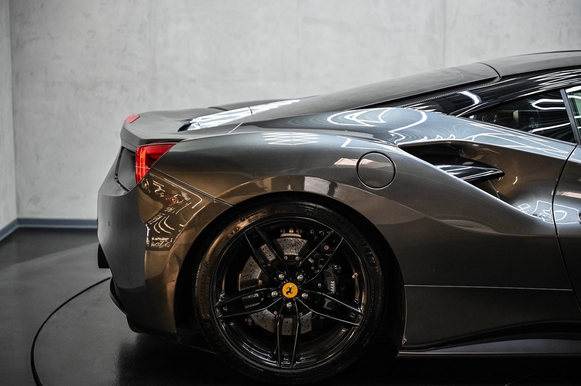 FERRARI 488 GTB 3.9 V8-image-13