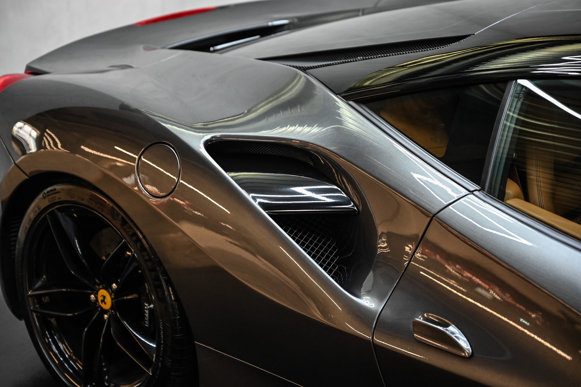 FERRARI 488 GTB 3.9 V8-image-16