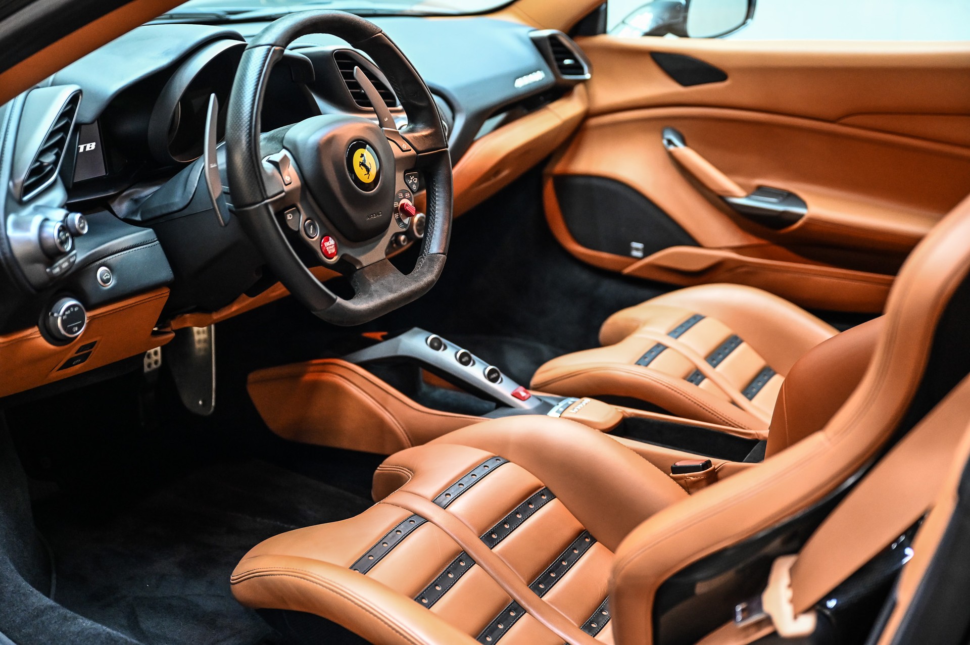 FERRARI 488 GTB 3.9 V8-image-24