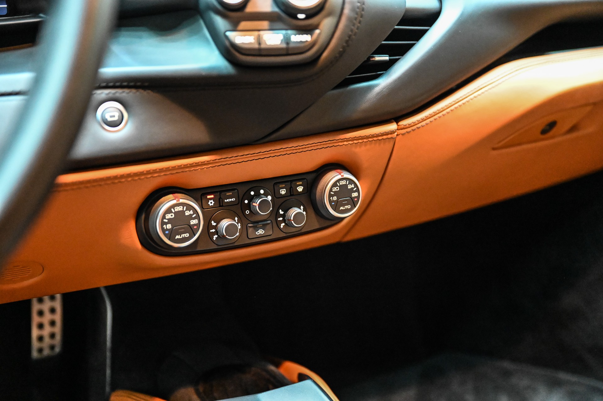 FERRARI 488 GTB 3.9 V8-image-32