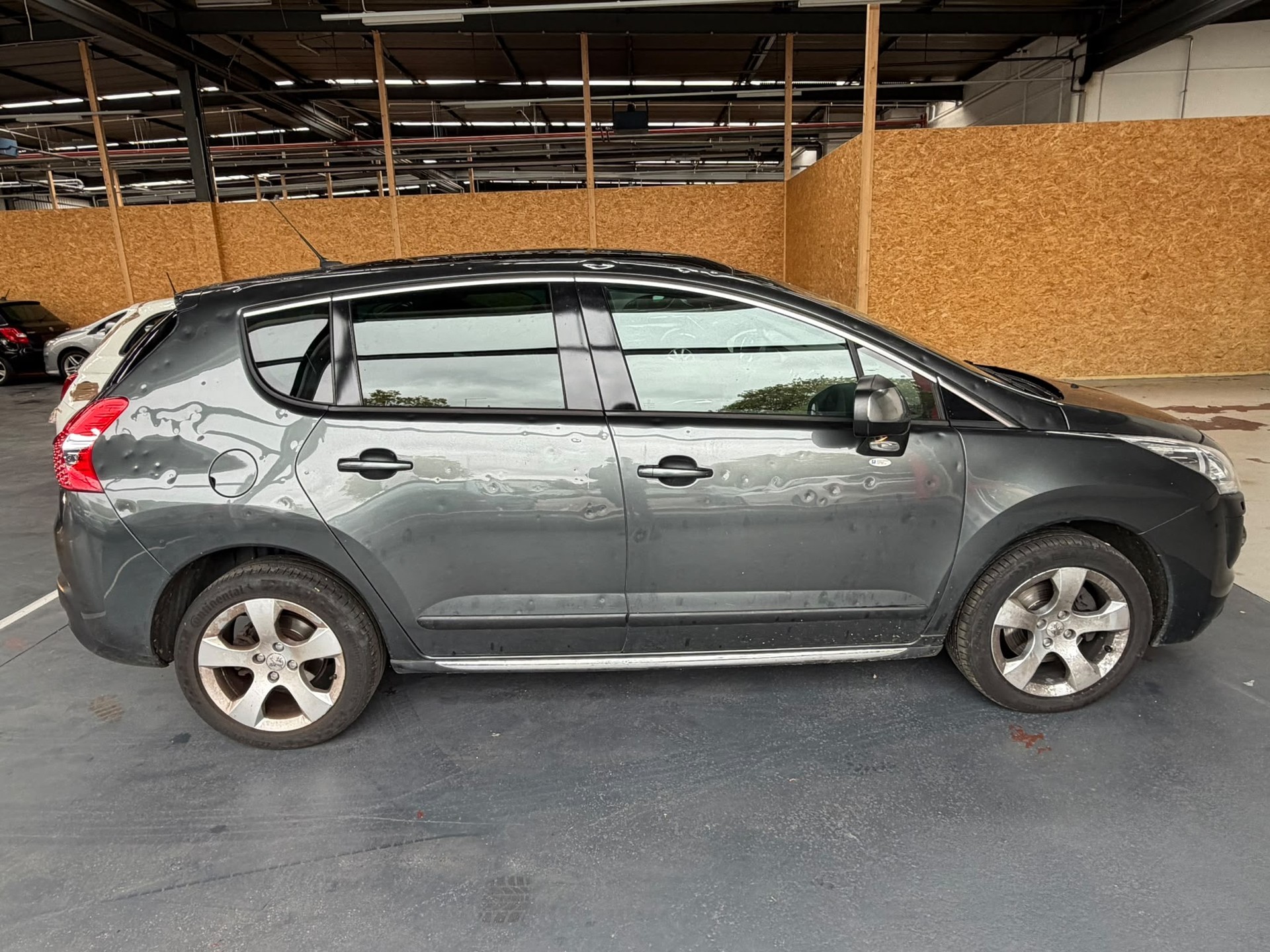 PEUGEOT 3008 2.0 HDI Business-image-3