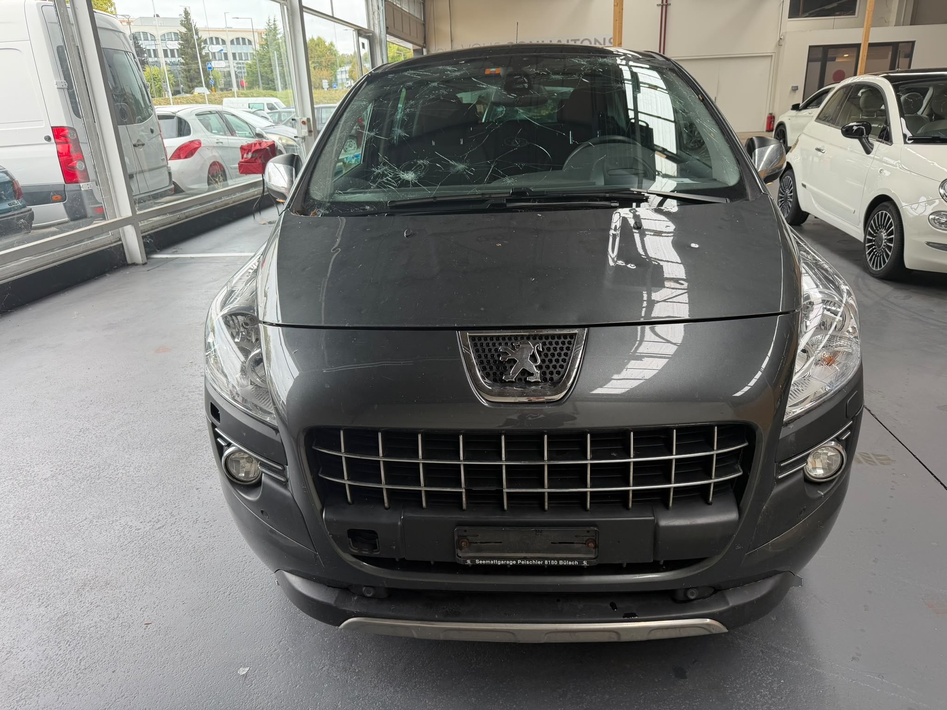 PEUGEOT 3008 2.0 HDI Business-image-2